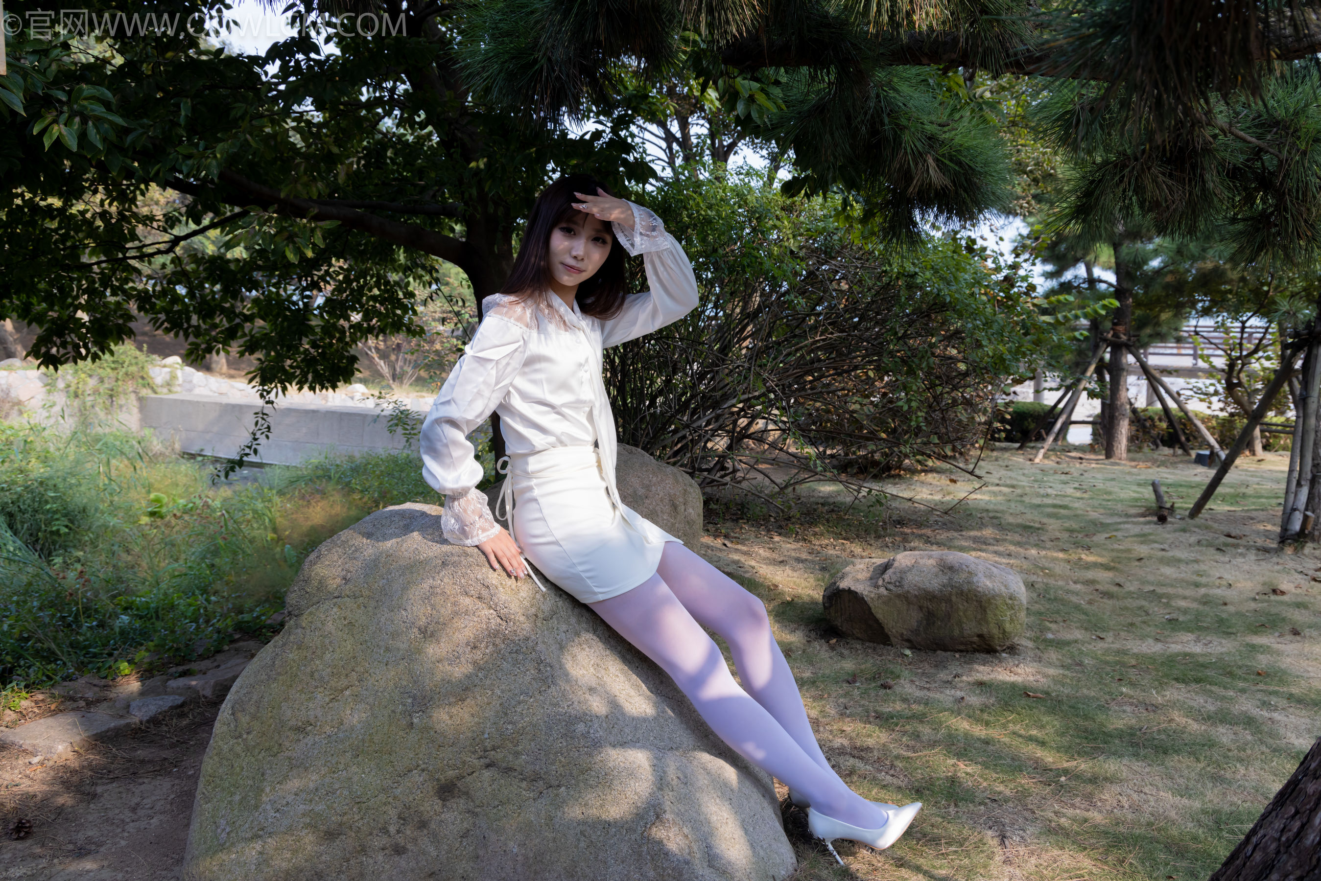 物恋传媒 No.2271 泡泡 -高跟鞋、厚白丝、户外/(261P)