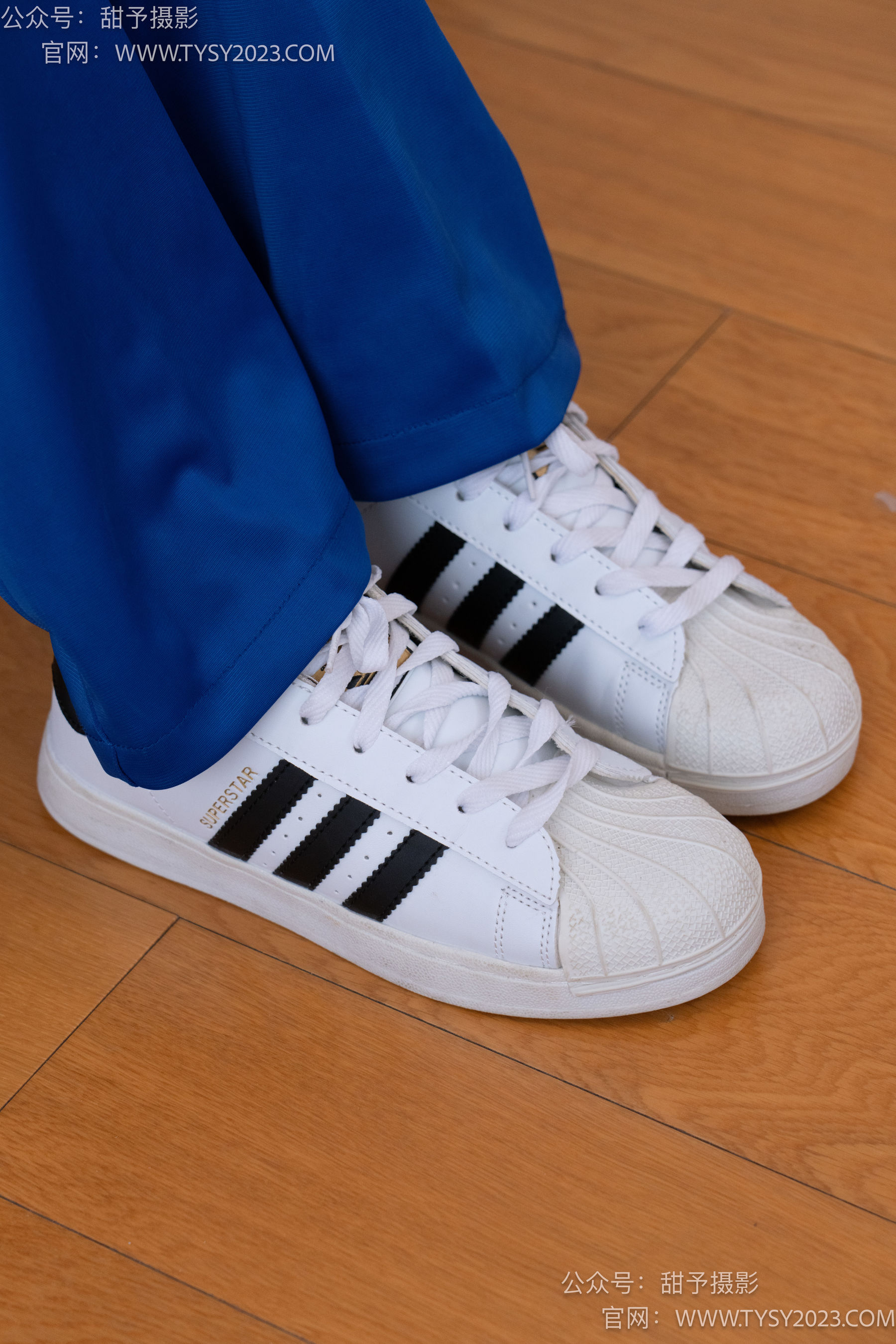 甜予摄影 No.102 澜澜 - 板鞋、白棉袜、肉丝（脚尖微加固款）/(126P)