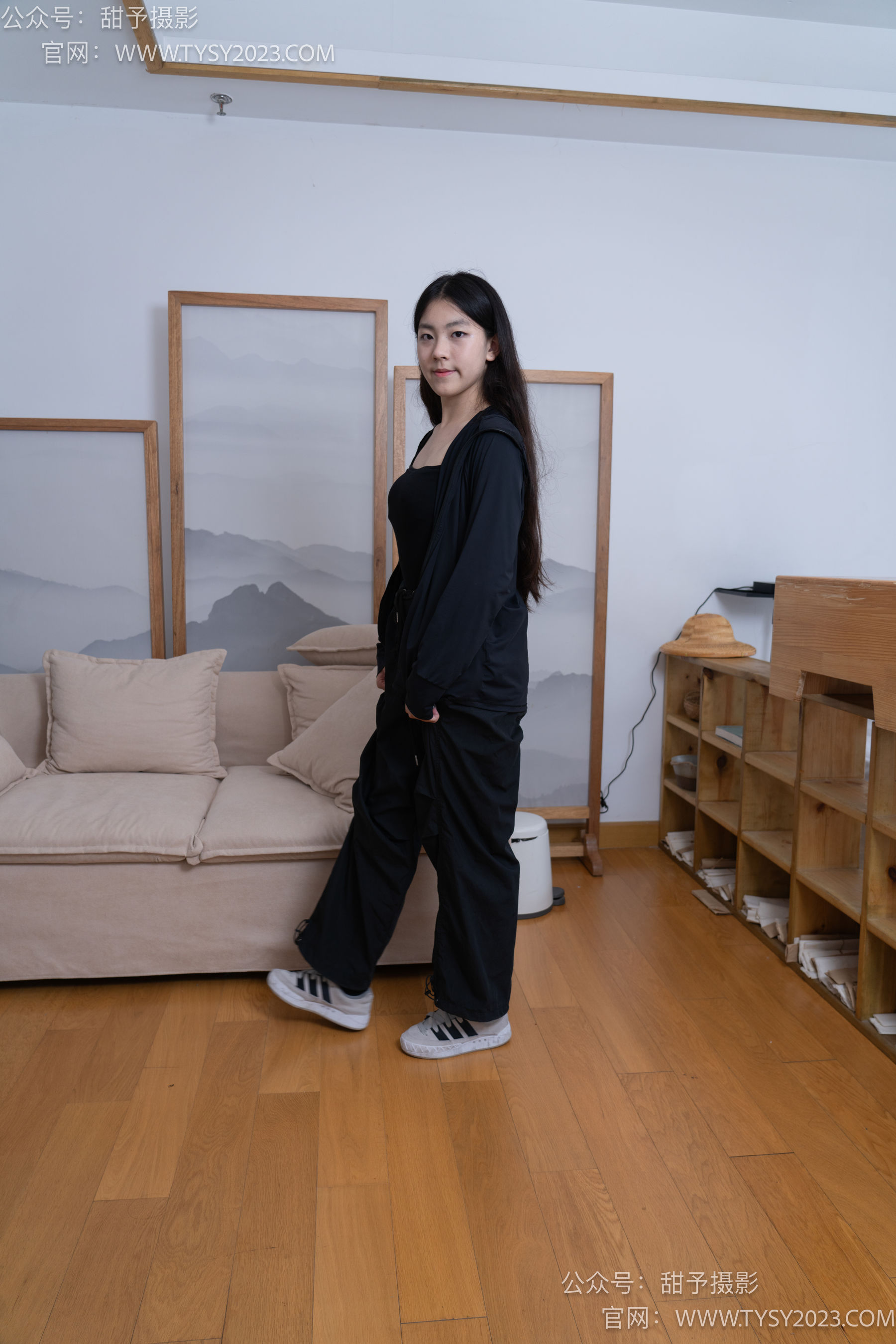 甜予摄影 No.103 小云 - 板鞋、黑棉袜、裸足、剪指甲泡脚剧情/(143P)