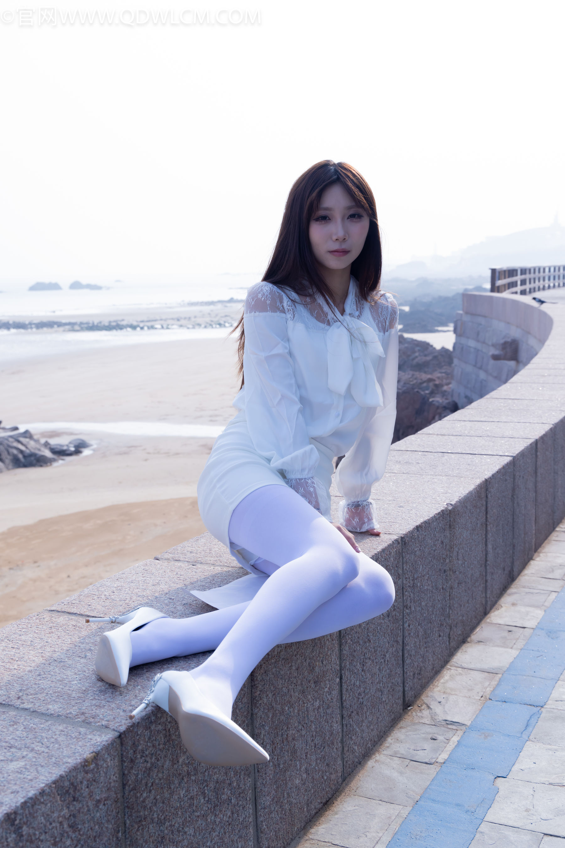 物恋传媒 No.2271 泡泡 -高跟鞋、厚白丝、户外/(261P)