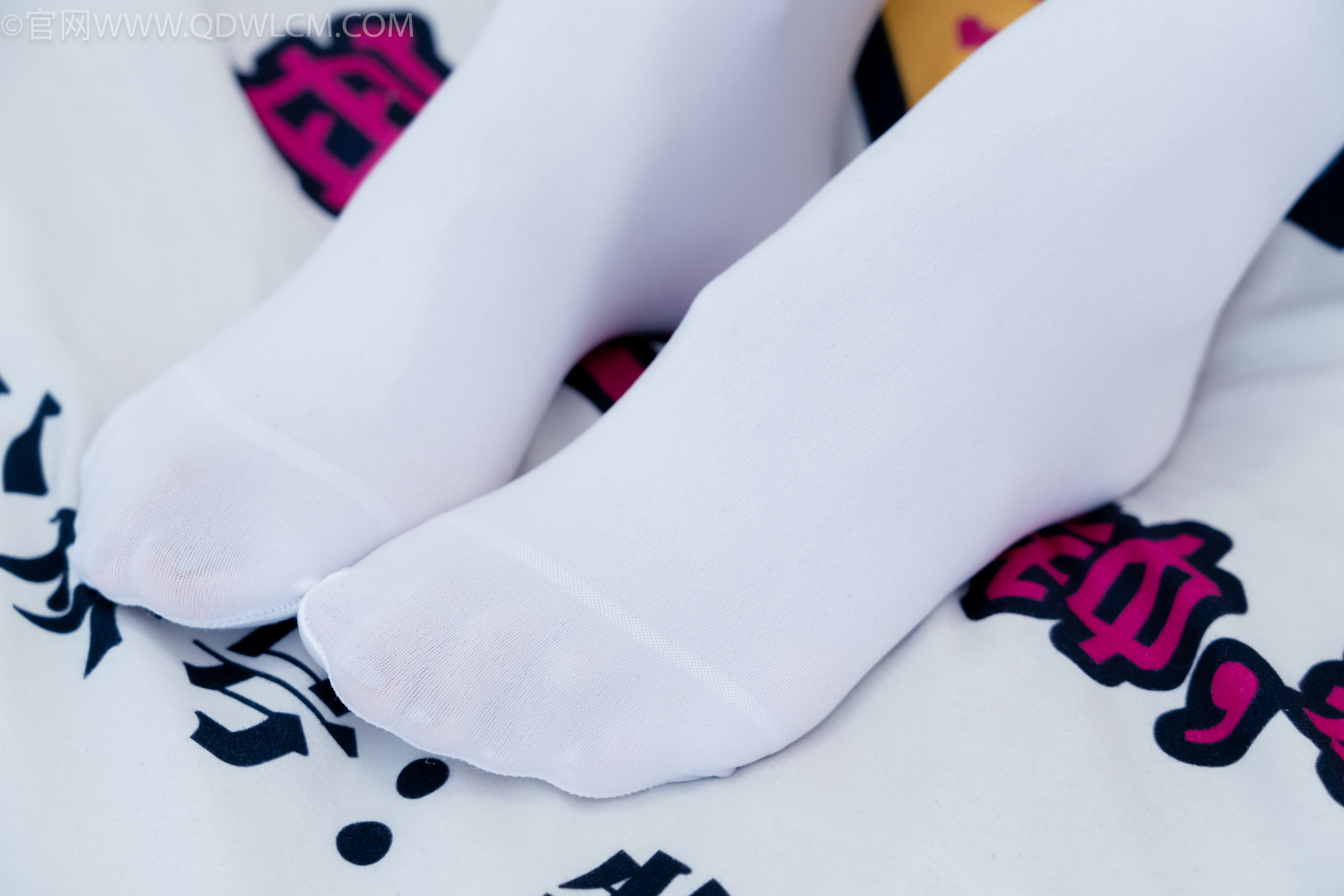 物恋传媒 No.2268 茯苓 -平底鞋、厚白丝、皮筋绑脚老头乐挠脚剧情/(169P)