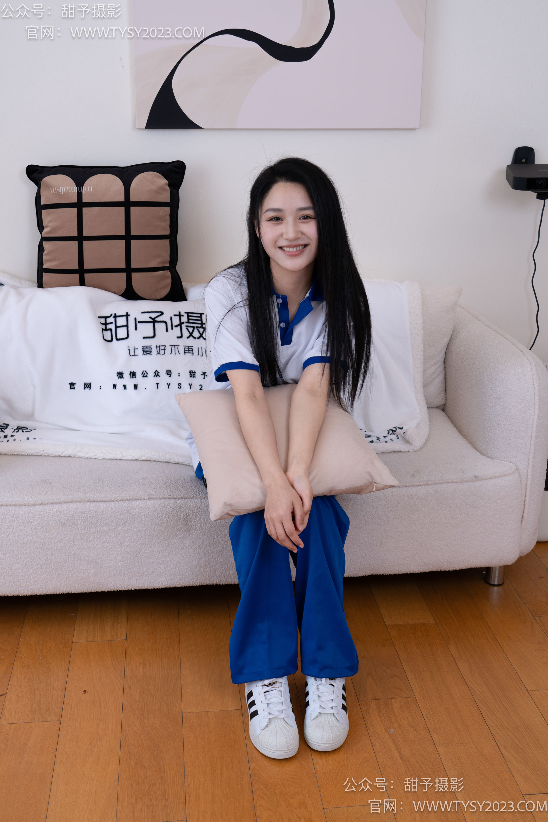 甜予摄影 No.102 澜澜 - 板鞋、白棉袜、肉丝（脚尖微加固款）/(126P)