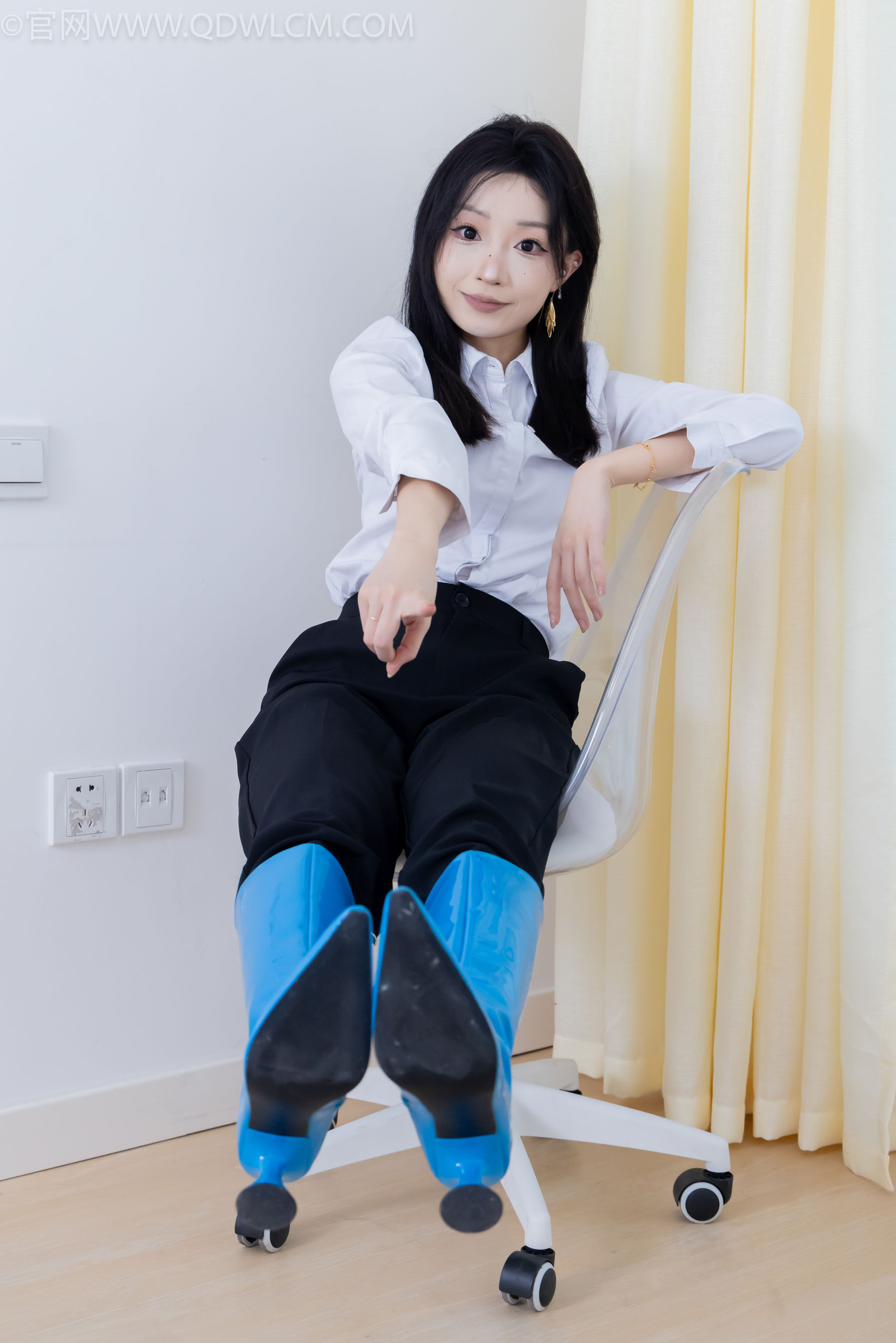 物恋传媒 No.2267 嘟嘟 -高跟长靴、薄黑丝/(238P)