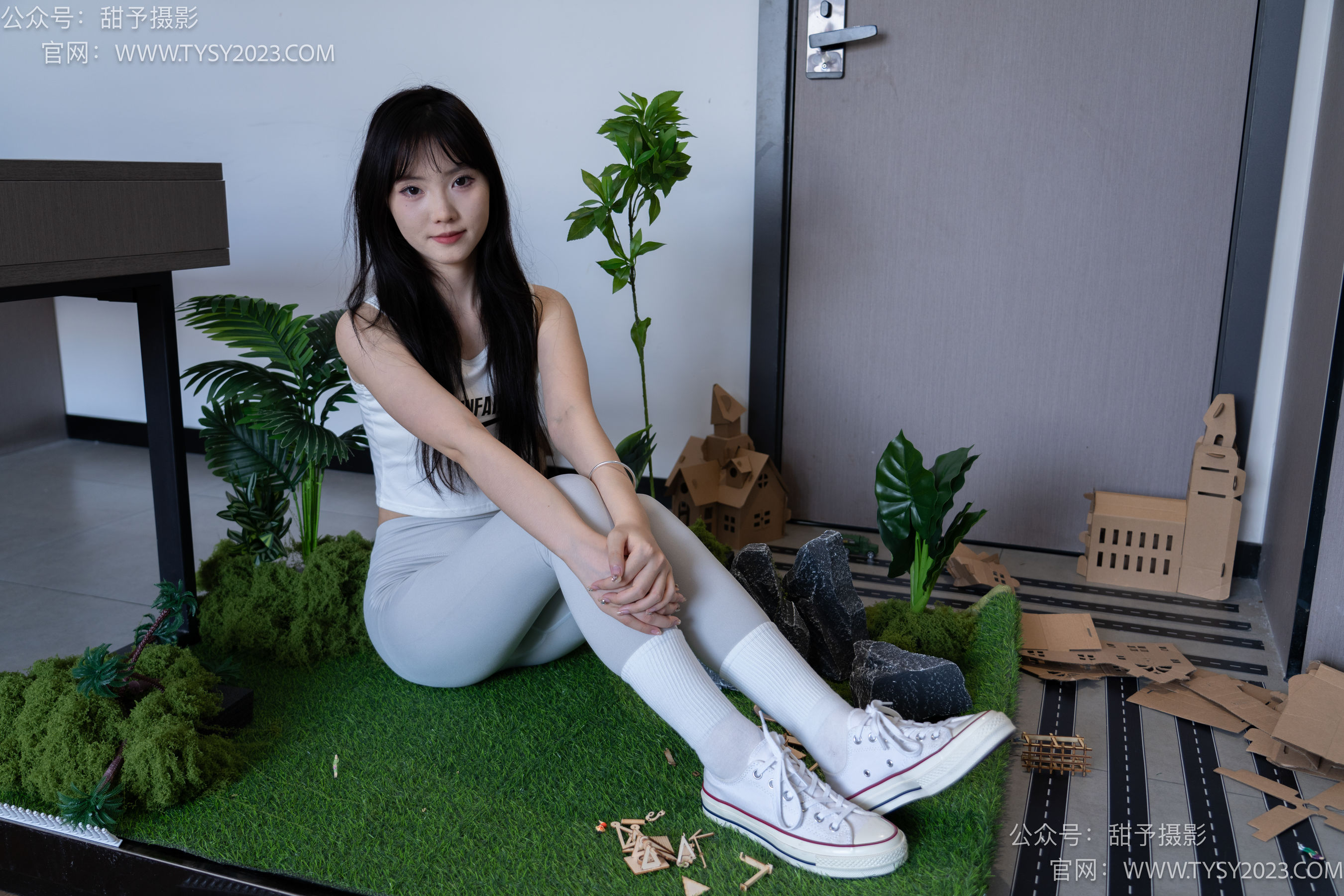 甜予摄影 No.104 璇璇 - 帆布鞋、白棉袜、裸足、小人国剧情/(134P)