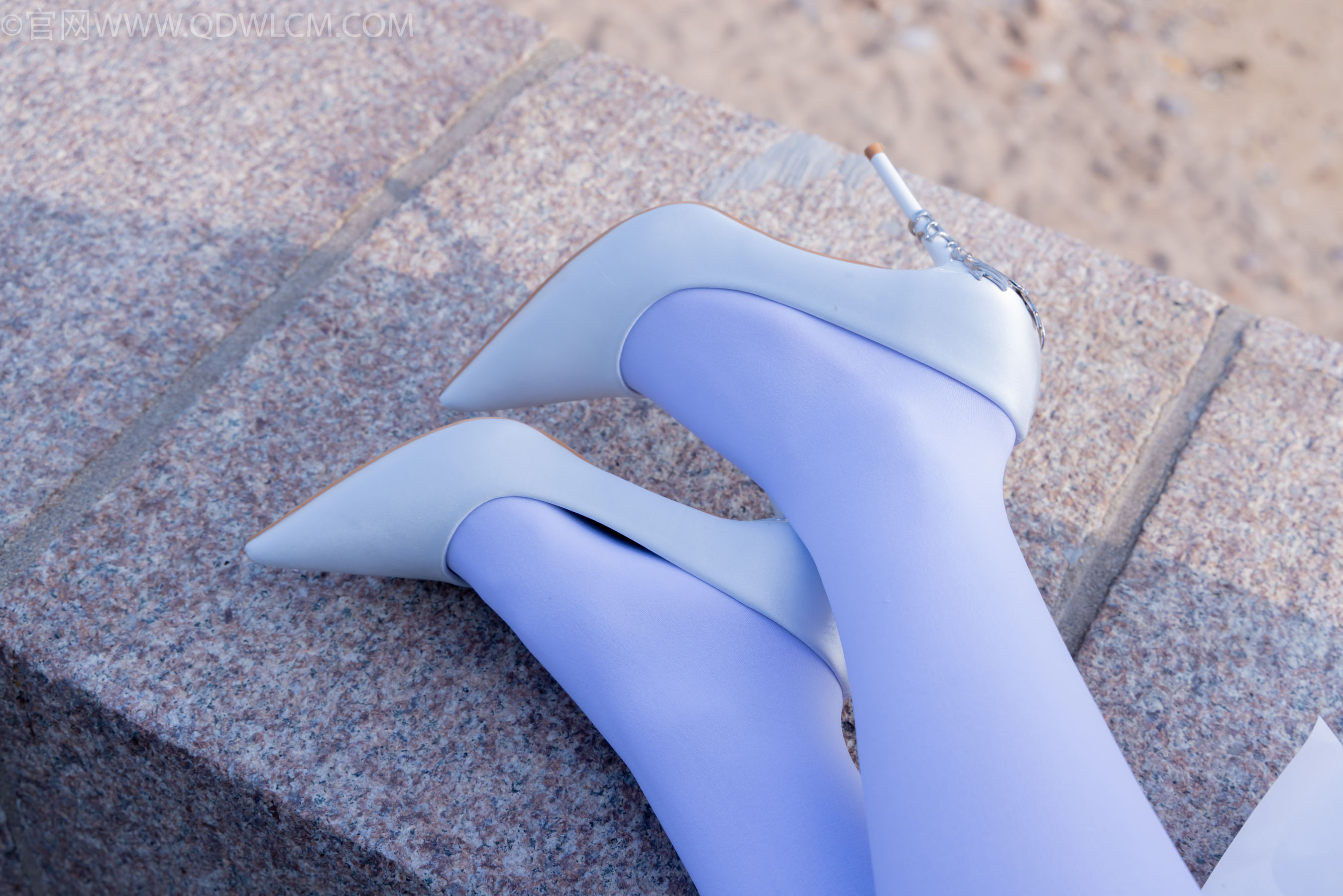 物恋传媒 No.2271 泡泡 -高跟鞋、厚白丝、户外/(261P)