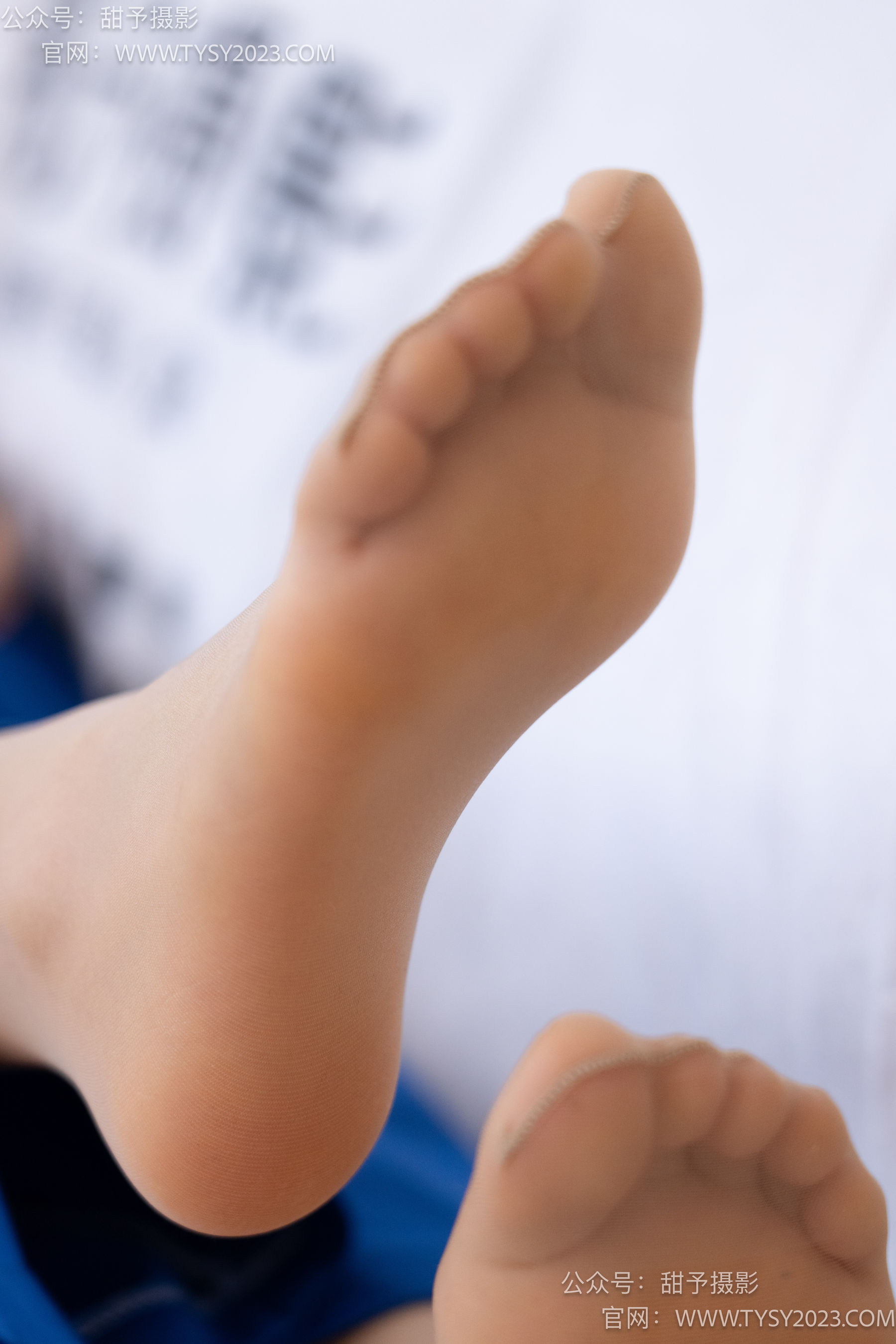 甜予摄影 No.102 澜澜 - 板鞋、白棉袜、肉丝（脚尖微加固款）/(126P)