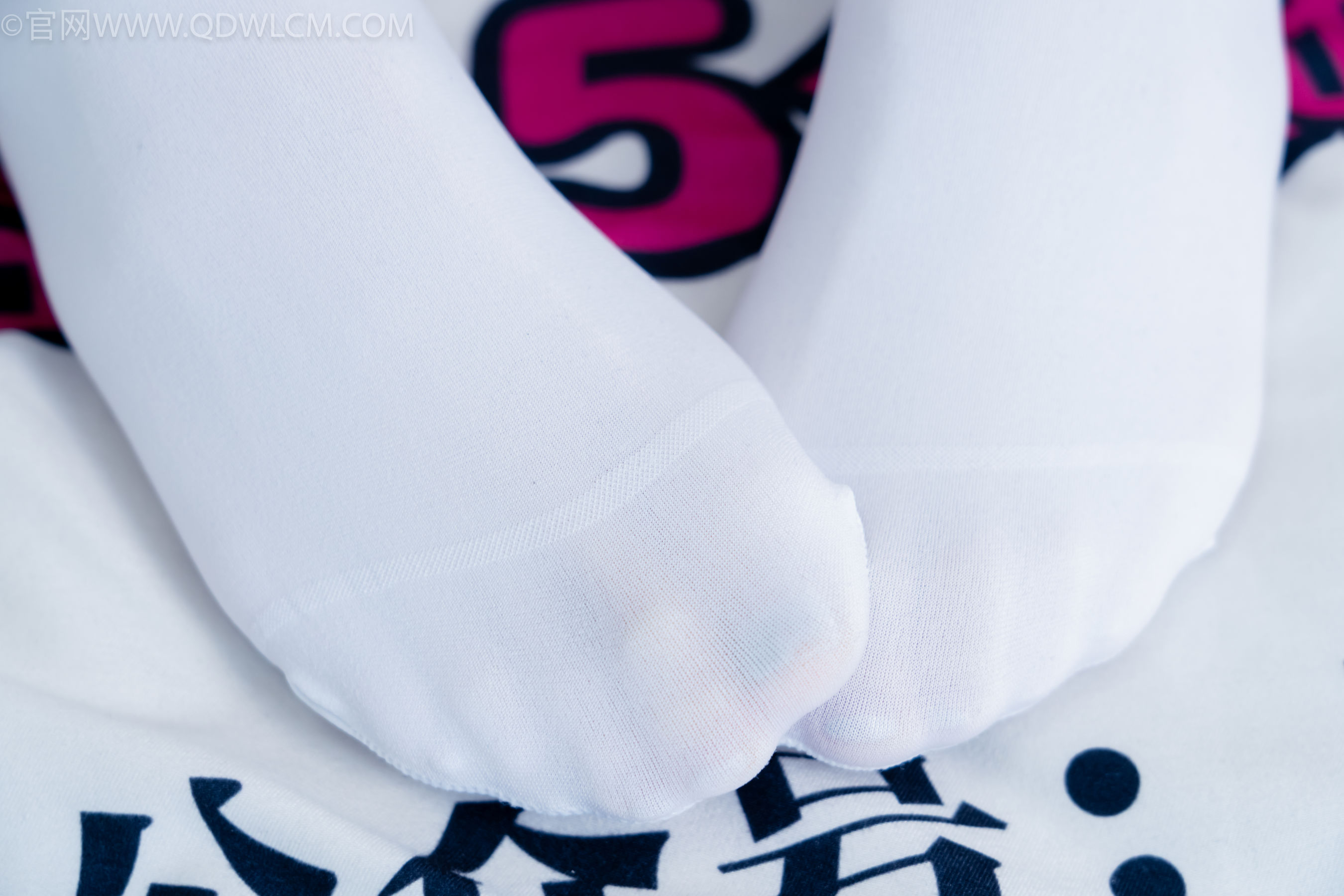 物恋传媒 No.2268 茯苓 -平底鞋、厚白丝、皮筋绑脚老头乐挠脚剧情/(169P)