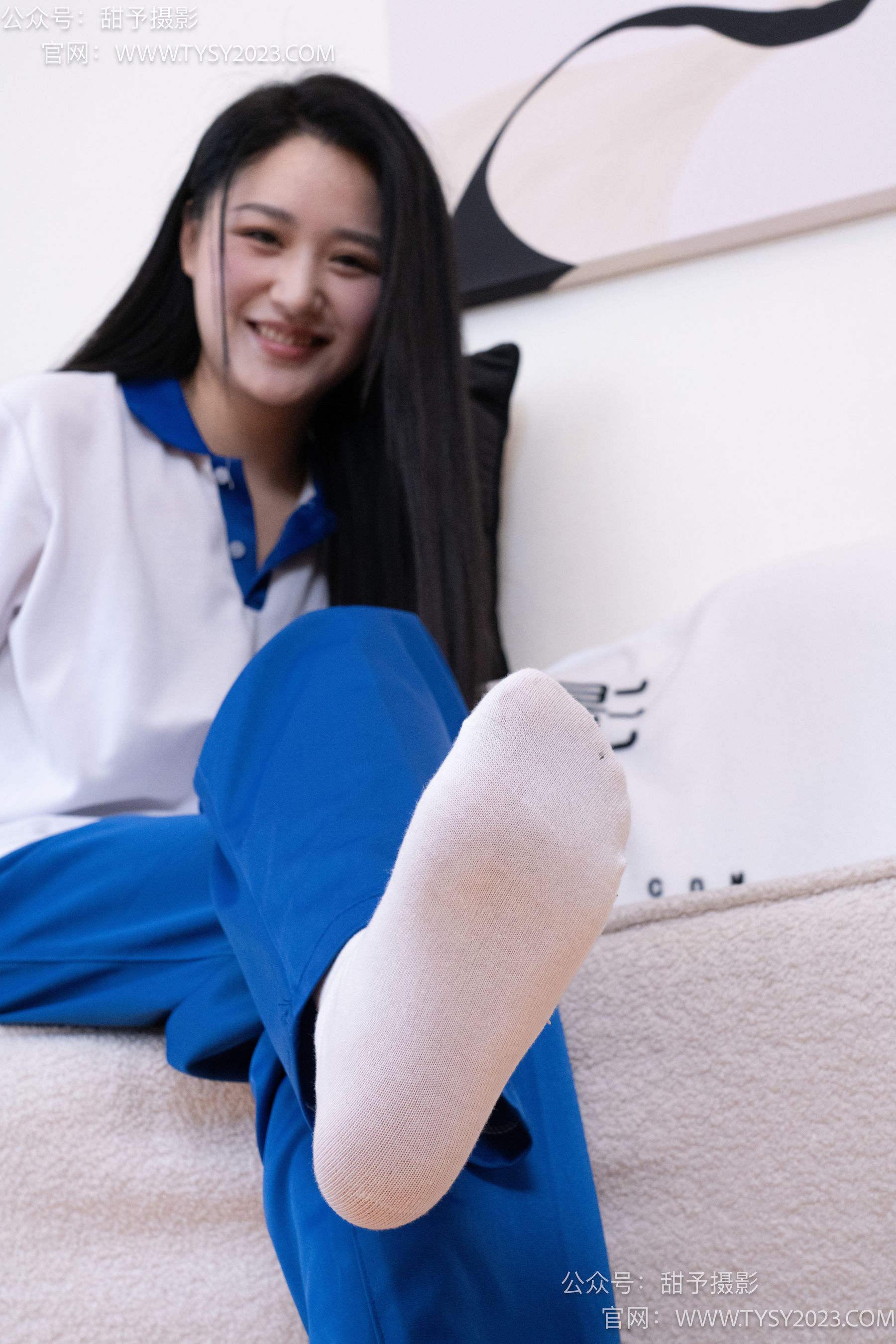 甜予摄影 No.102 澜澜 - 板鞋、白棉袜、肉丝（脚尖微加固款）/(126P)