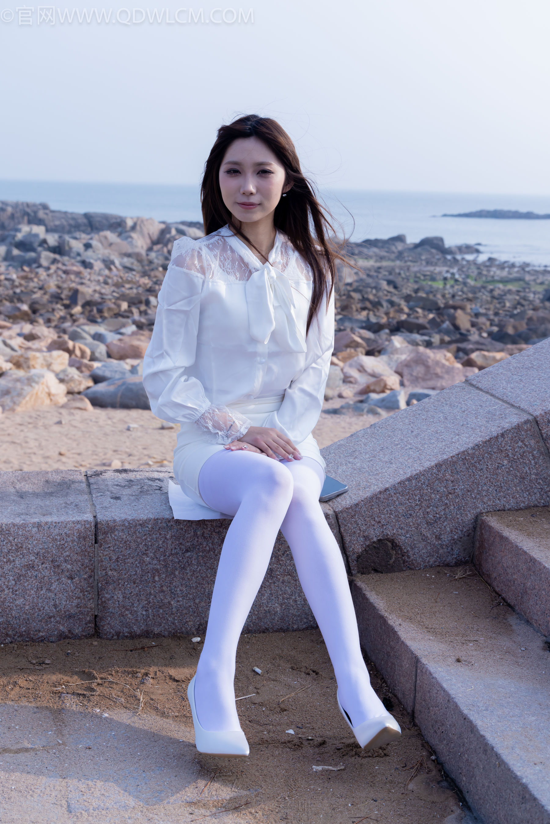 物恋传媒 No.2271 泡泡 -高跟鞋、厚白丝、户外/(261P)