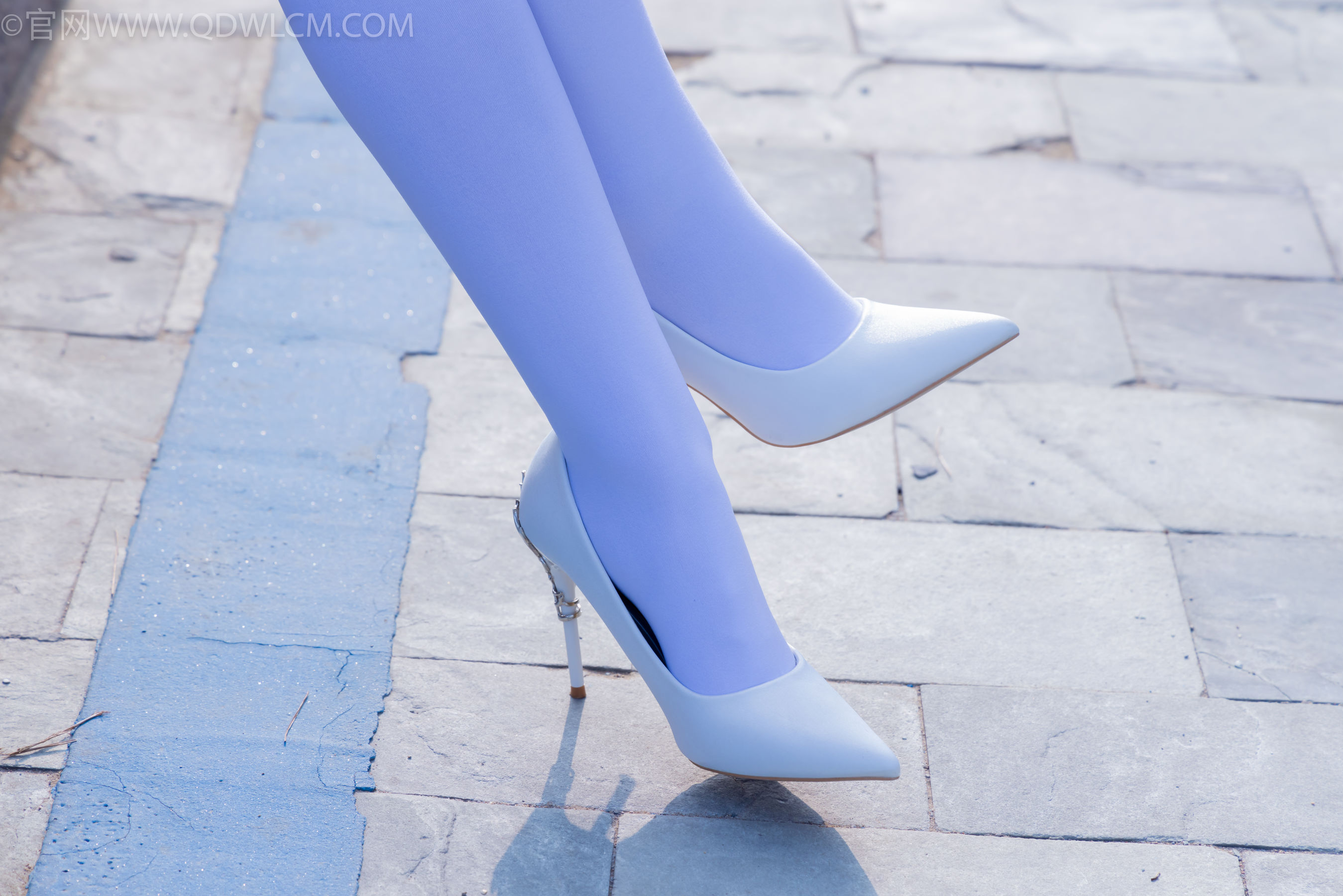 物恋传媒 No.2271 泡泡 -高跟鞋、厚白丝、户外/(261P)