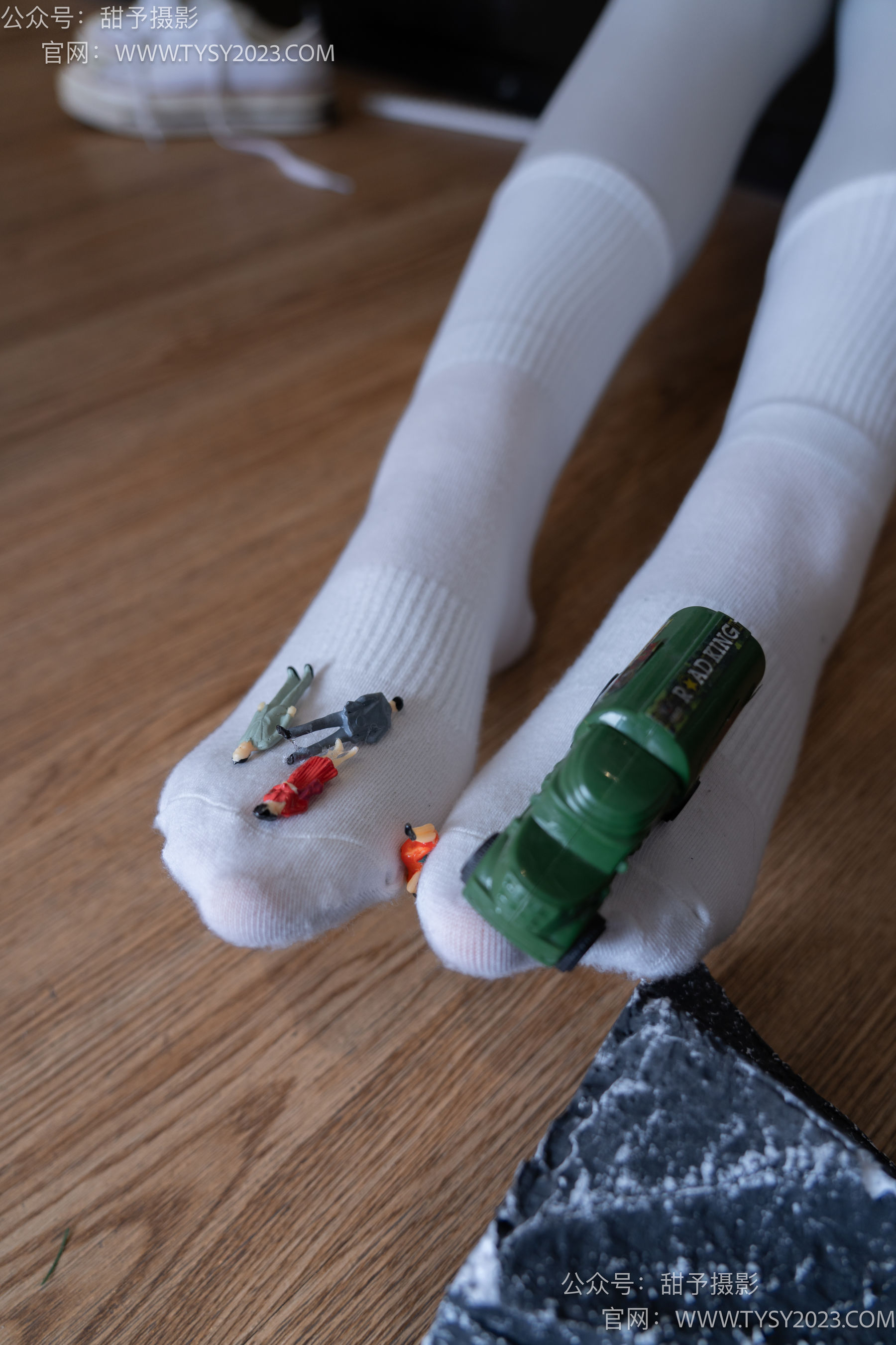 甜予摄影 No.104 璇璇 - 帆布鞋、白棉袜、裸足、小人国剧情/(134P)