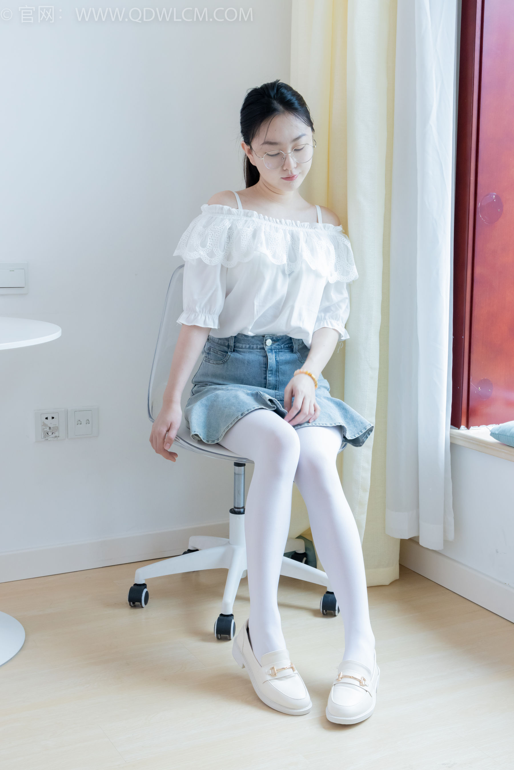 物恋传媒 No.2246 美兔 -皮鞋、厚白丝、皮筋绑脚老头乐挠脚剧情/(150P)