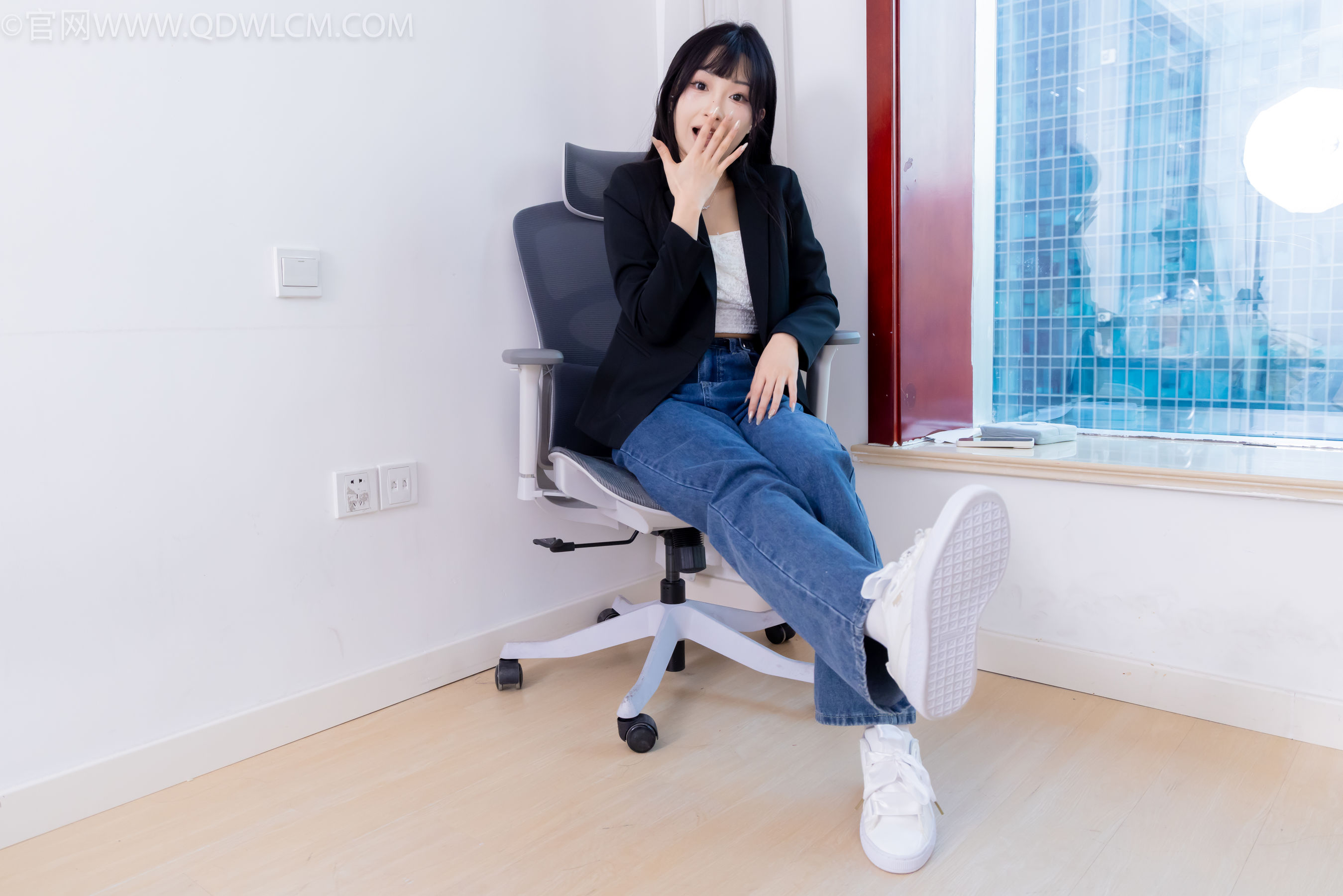 物恋传媒 No.2258 嘟嘟 -板鞋、白棉袜、裸足/(161P)