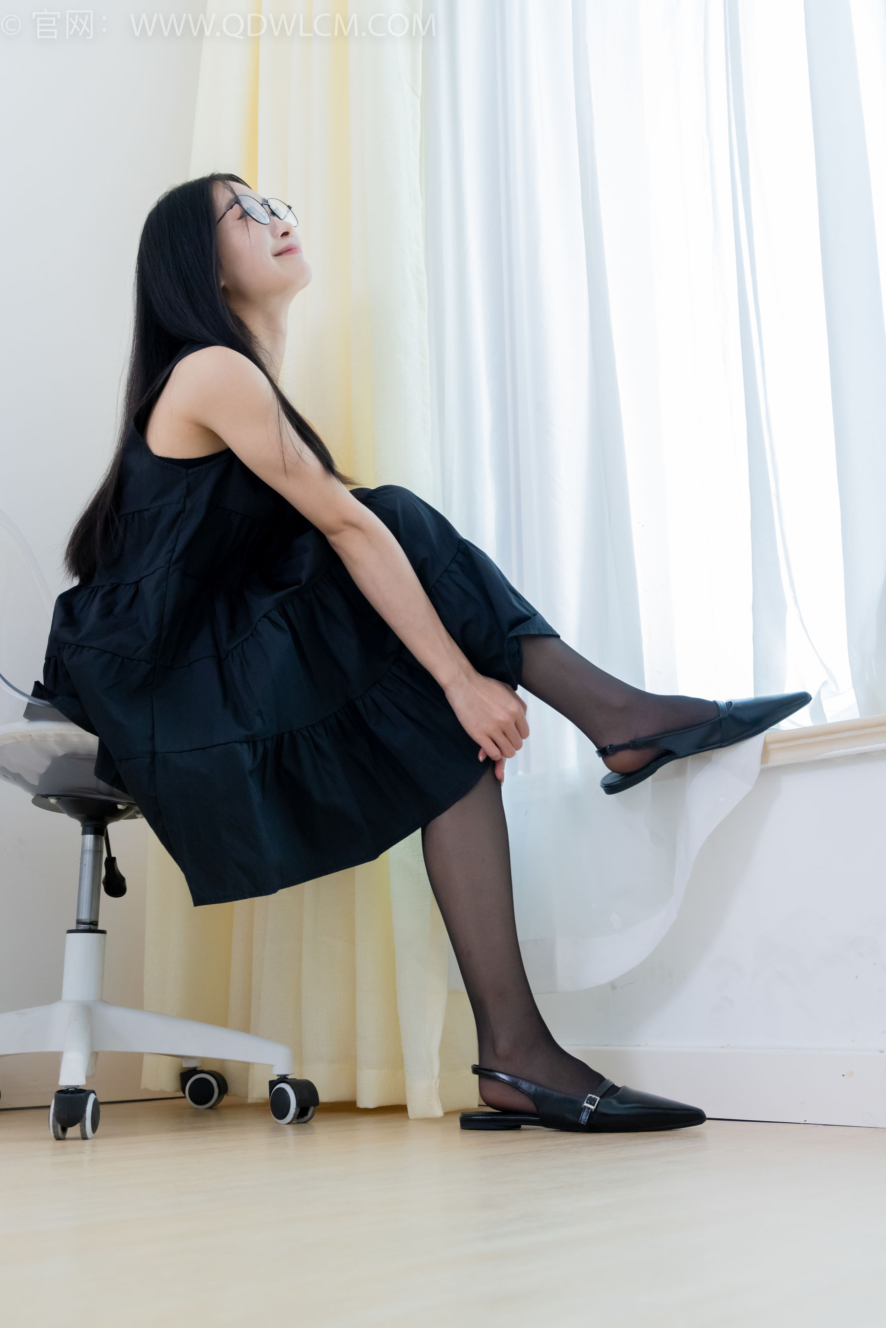 物恋传媒 No.2257 小影 -平底鞋、薄黑丝脚尖加固款/(150P)