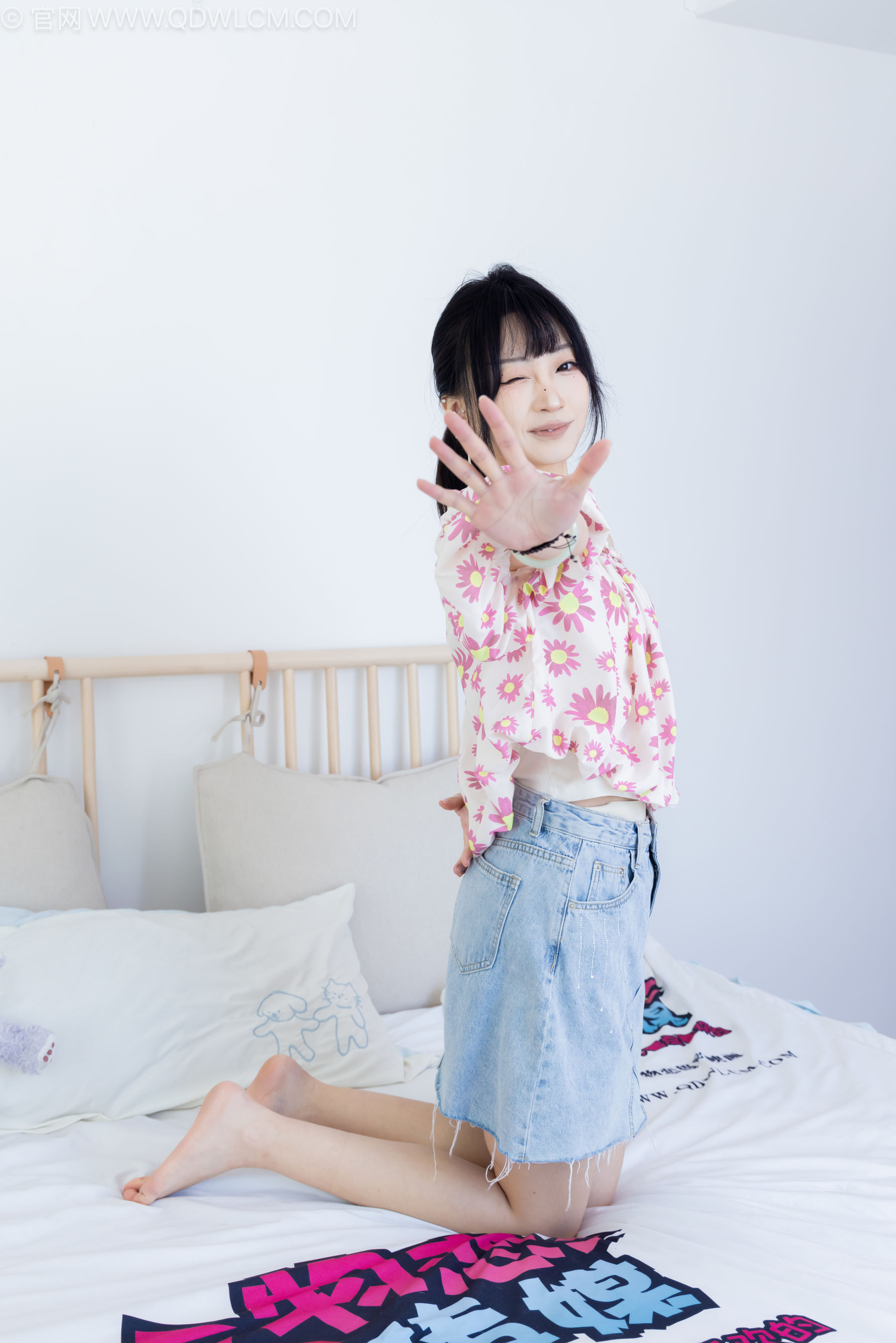 物恋传媒 No.2240 嘟嘟 -三双高跟鞋、薄肉丝、裸足、视频以超近景特写为主/(155P)