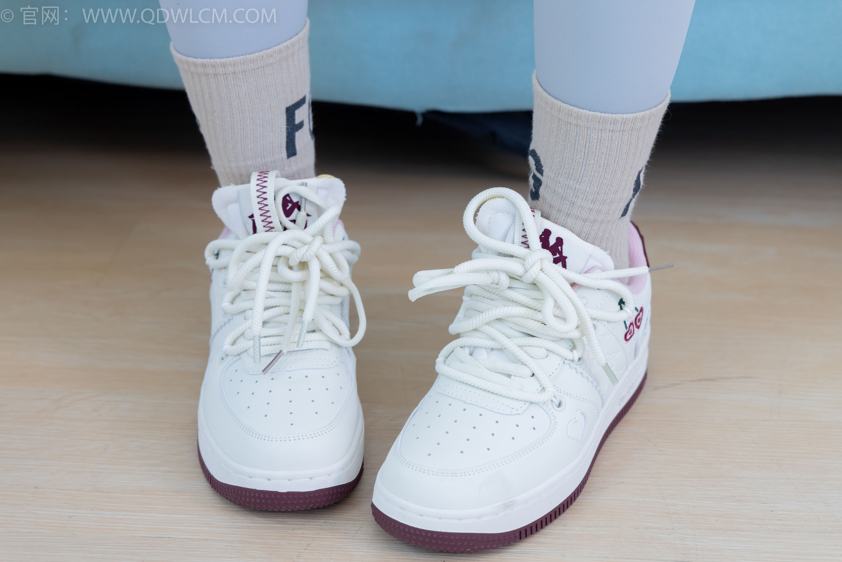 物恋传媒 No.2254 岚岚 -瑜伽裤、板鞋、两双棉袜/(160P)