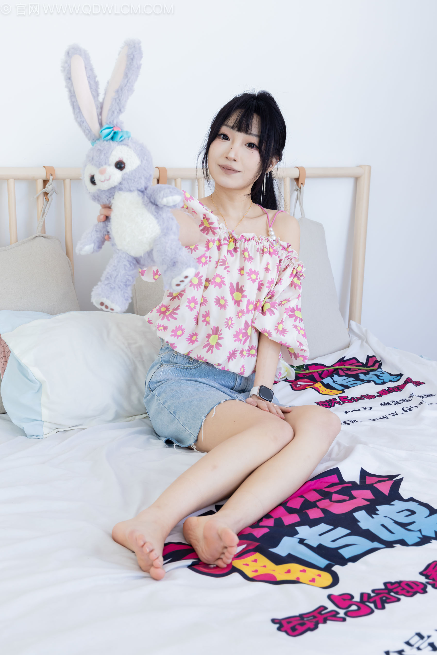 物恋传媒 No.2240 嘟嘟 -三双高跟鞋、薄肉丝、裸足、视频以超近景特写为主/(155P)