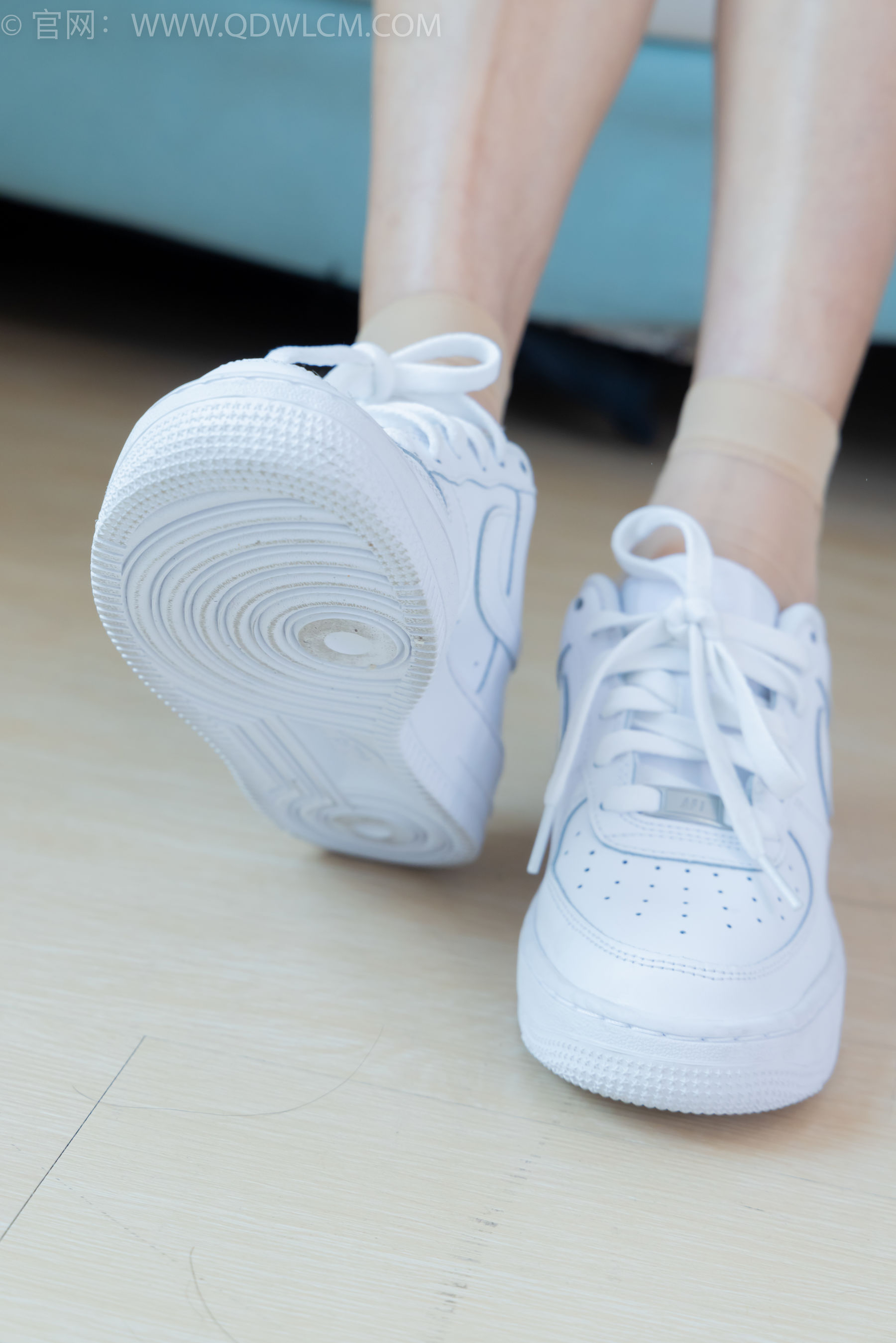 物恋传媒 No.2245 茯苓 -板鞋、短款薄肉丝、裸足/(190P)