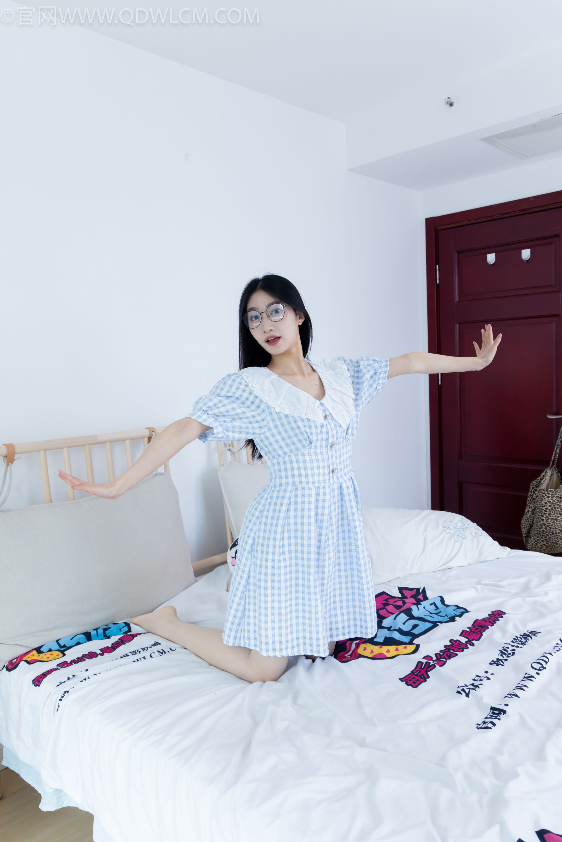 物恋传媒 No.2261 小影 -高跟鞋、白棉袜、薄肉丝/(167P)