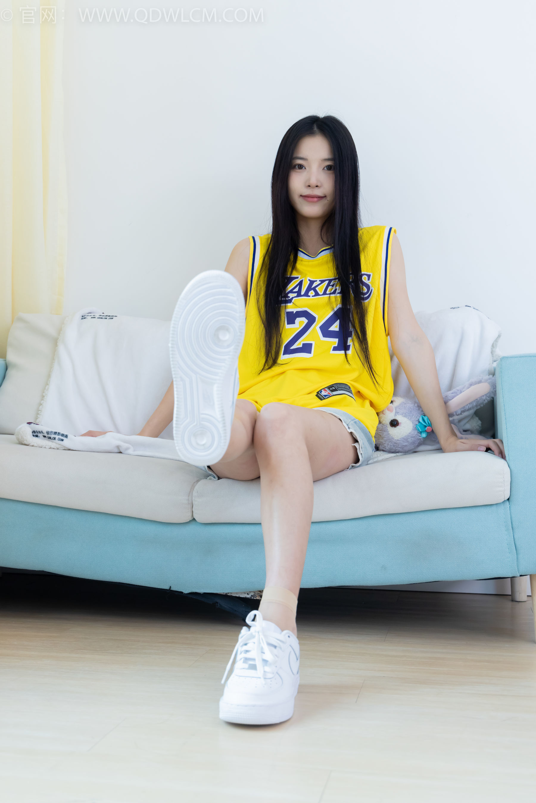 物恋传媒 No.2245 茯苓 -板鞋、短款薄肉丝、裸足/(190P)