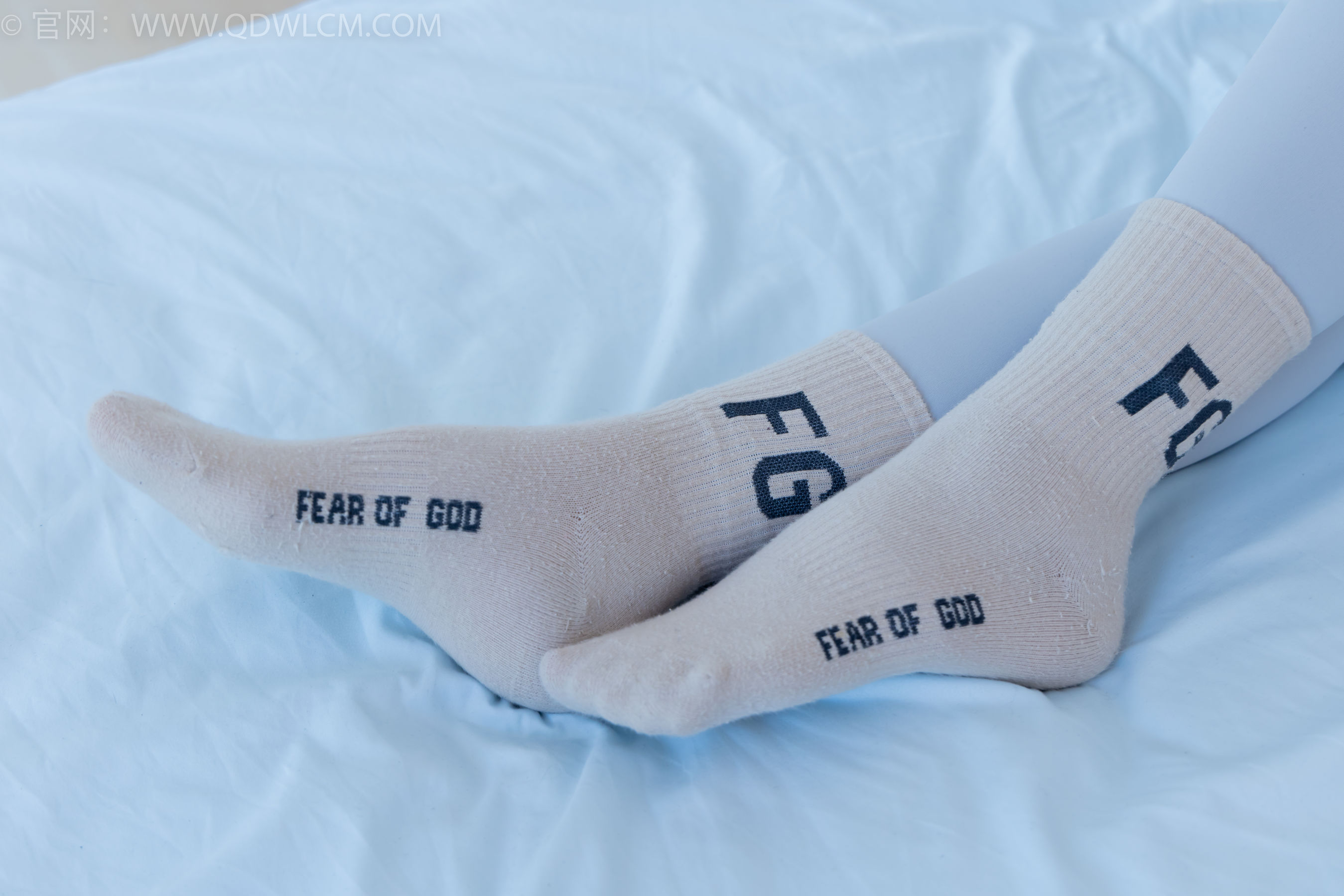 物恋传媒 No.2254 岚岚 -瑜伽裤、板鞋、两双棉袜/(160P)