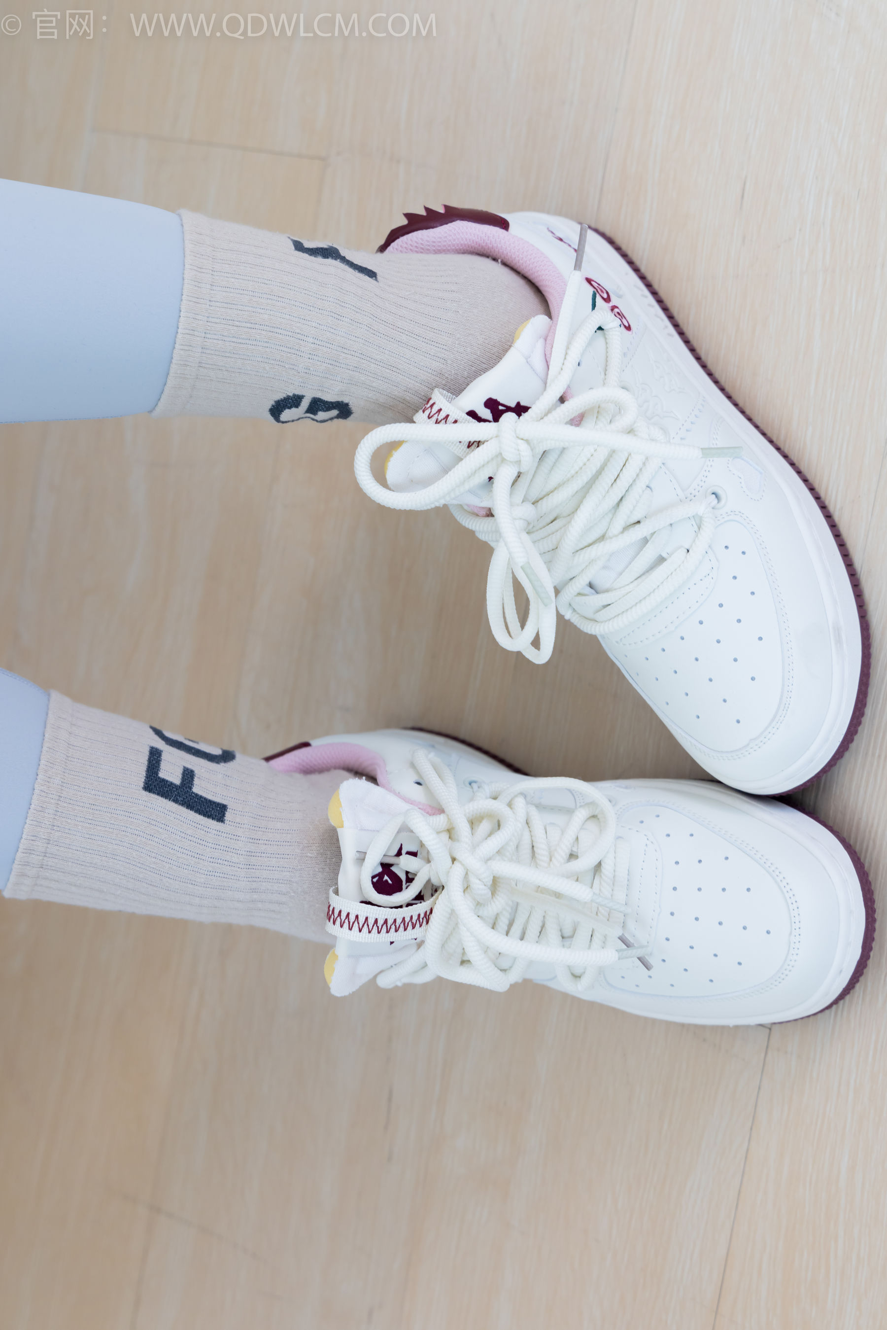 物恋传媒 No.2254 岚岚 -瑜伽裤、板鞋、两双棉袜/(160P)