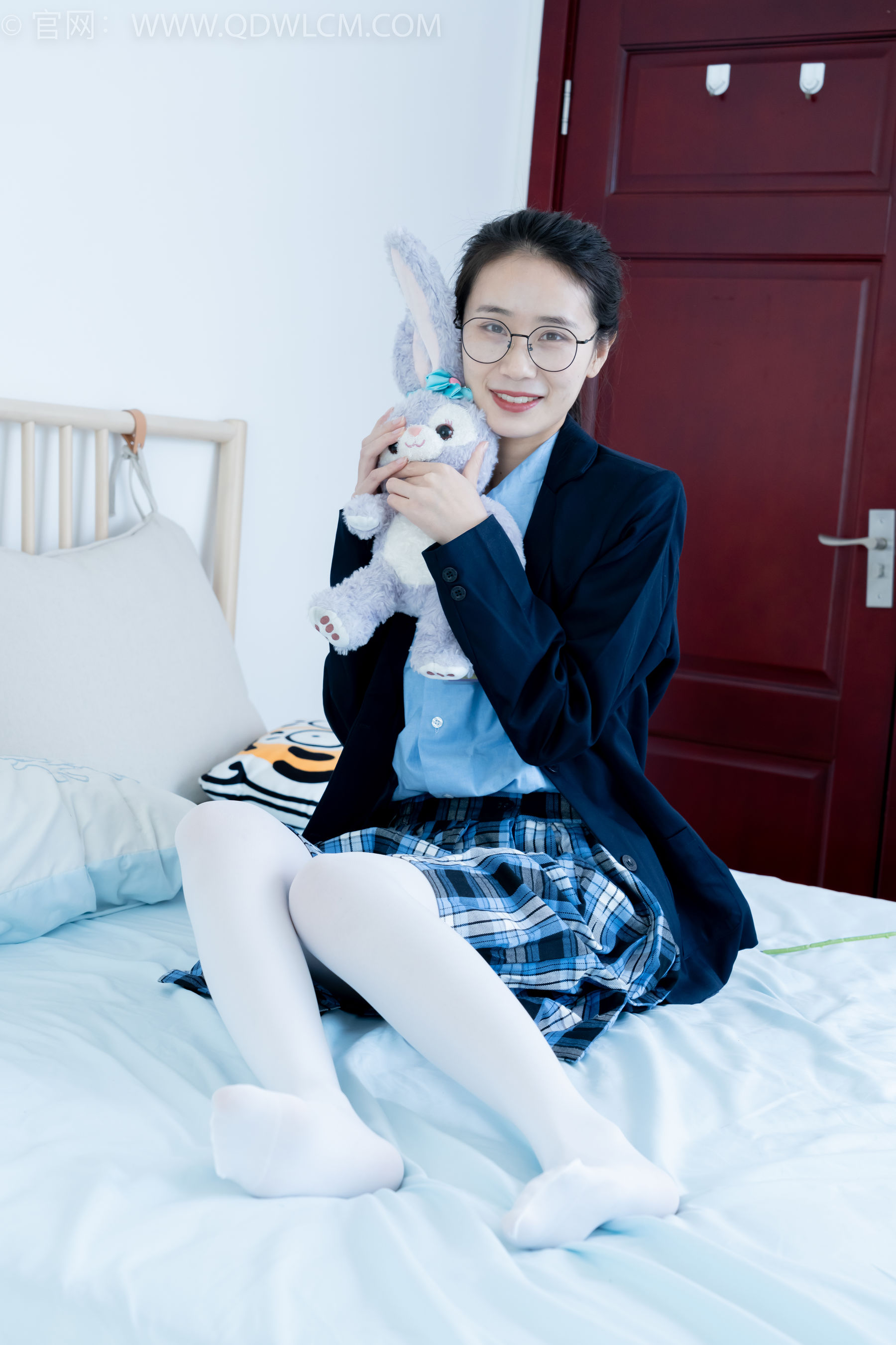 物恋传媒 No.2244 菜菜 -皮鞋、厚白丝、jk制服、皮筋绑脚老头乐挠脚剧情/(160P)