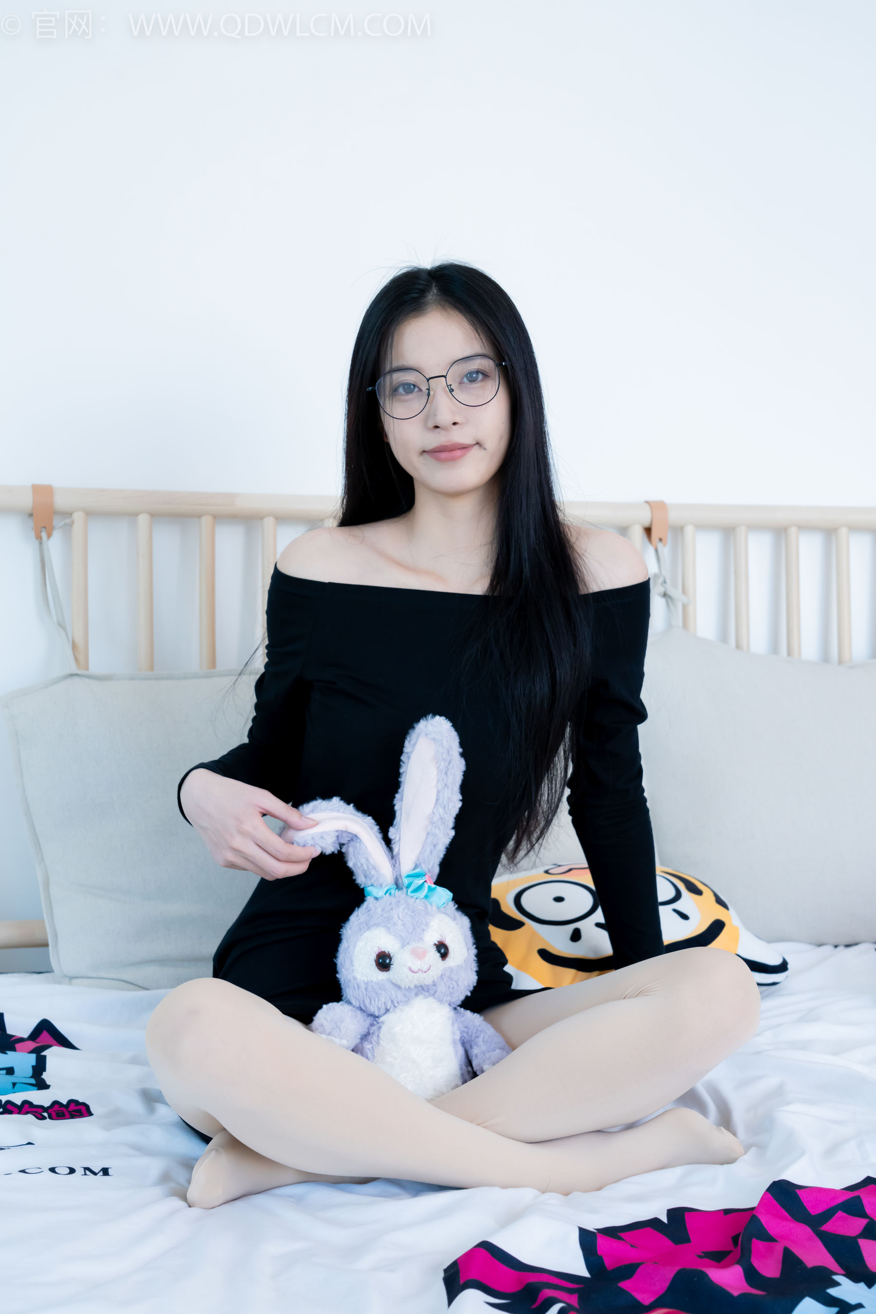 物恋传媒 No.2256 茯苓 -平底鞋、厚肉丝、厚黑丝、皮筋绑脚和挠脚心剧情/(220P)