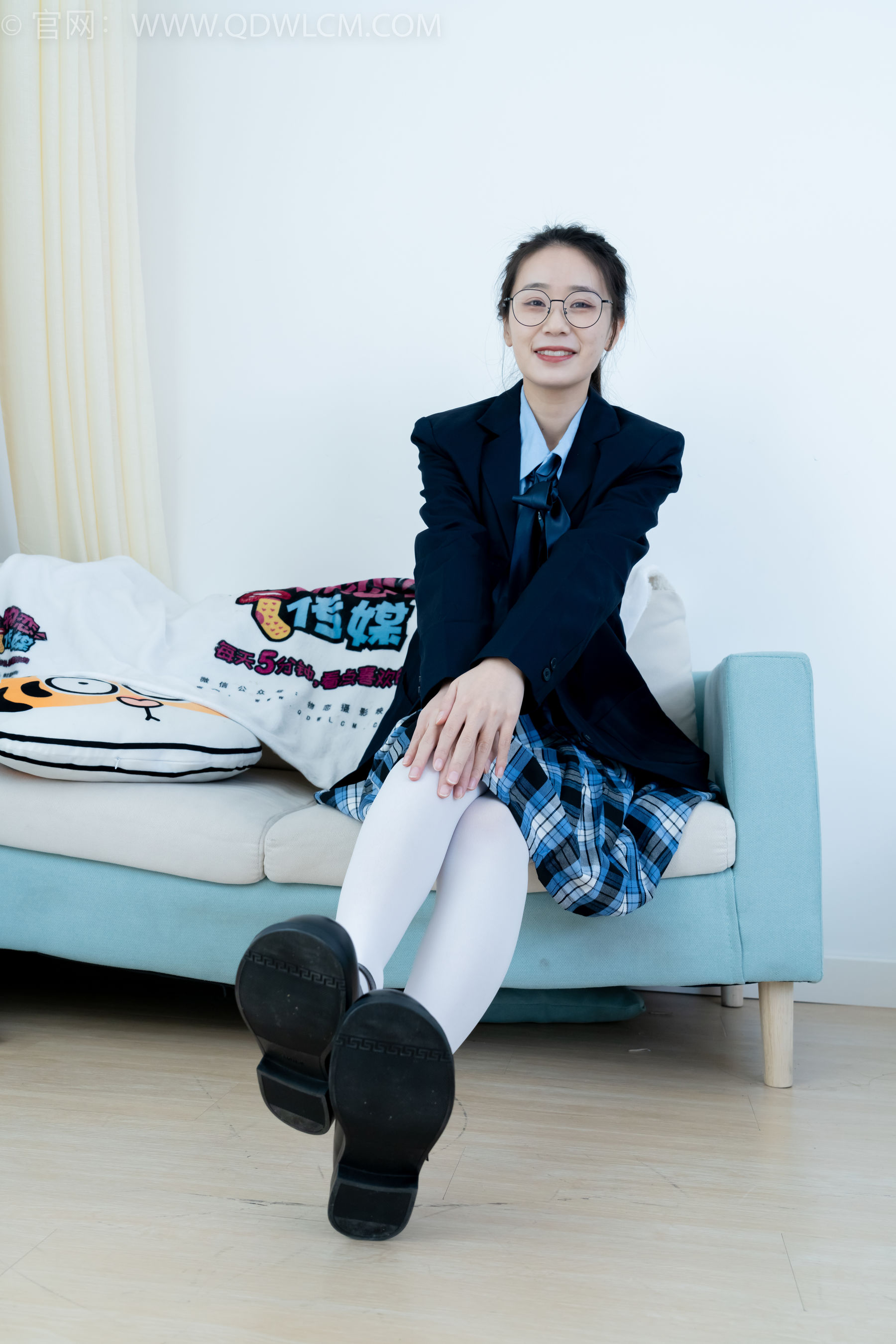 物恋传媒 No.2244 菜菜 -皮鞋、厚白丝、jk制服、皮筋绑脚老头乐挠脚剧情/(160P)