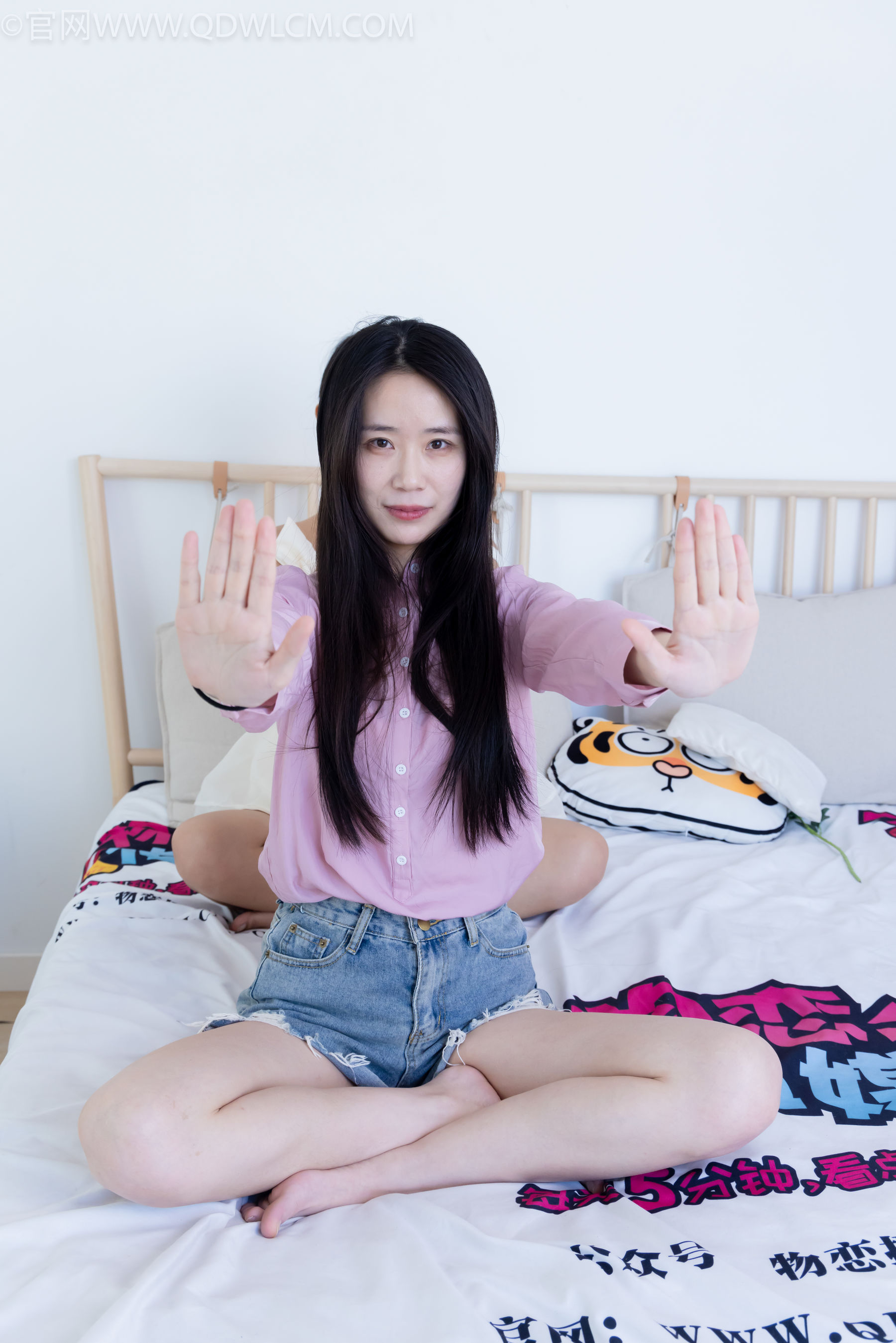 物恋传媒 No.2259 菜菜&岚岚 -平底鞋、高跟鞋、厚黑丝、薄白丝、裸足、运功疗伤剧情/(170P)