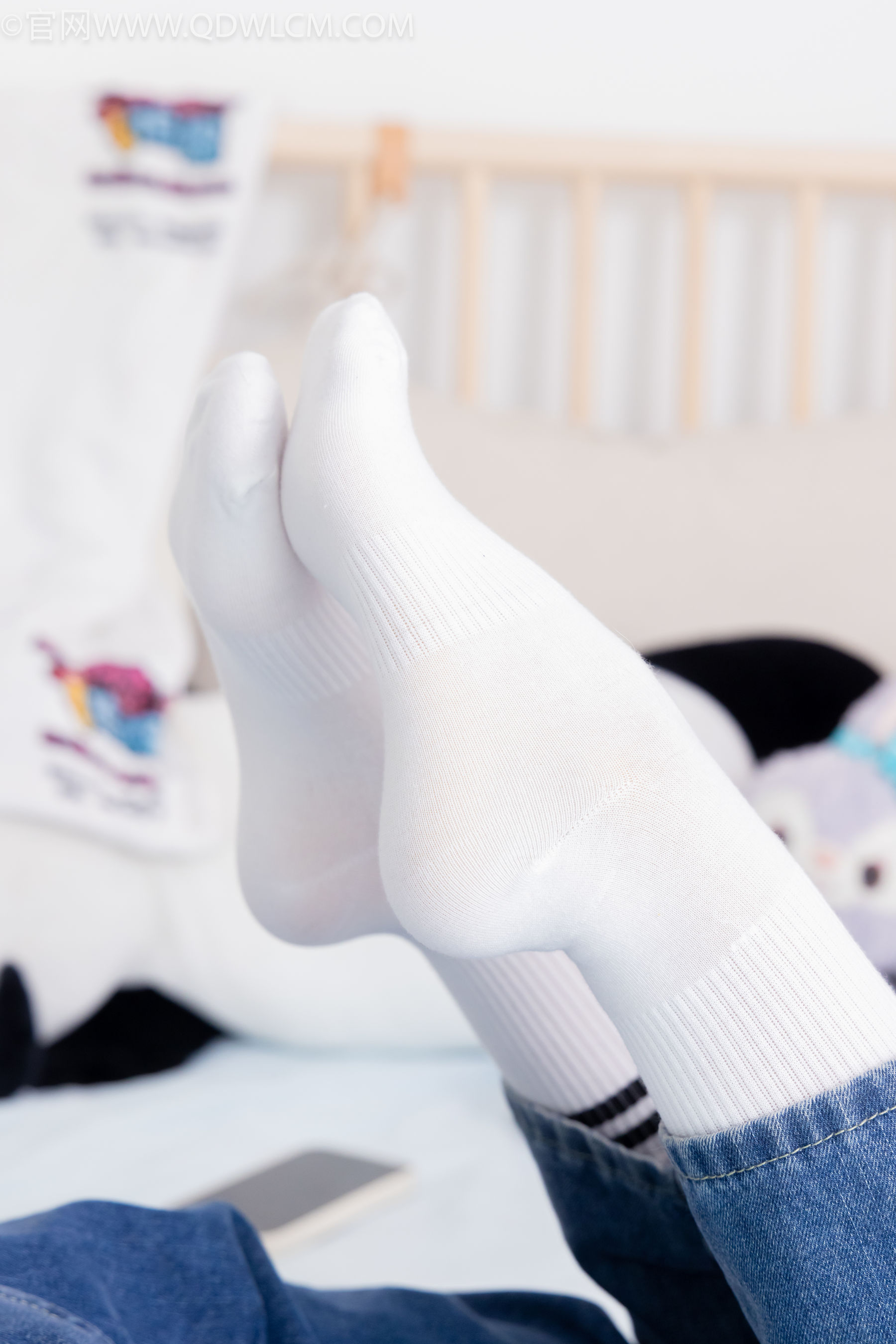 物恋传媒 No.2258 嘟嘟 -板鞋、白棉袜、裸足/(161P)