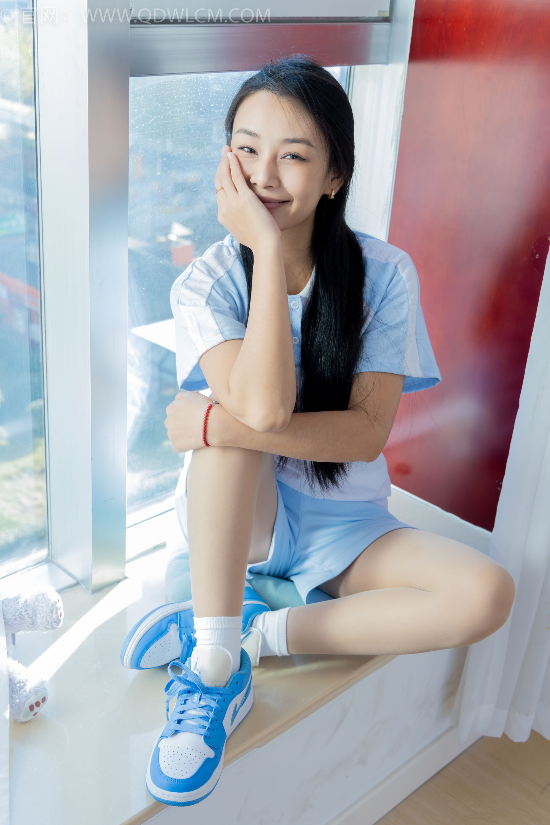 物恋传媒 No.2250 岚岚 -板鞋、白棉袜、薄肉丝、老头乐挠脚剧情/(150P)