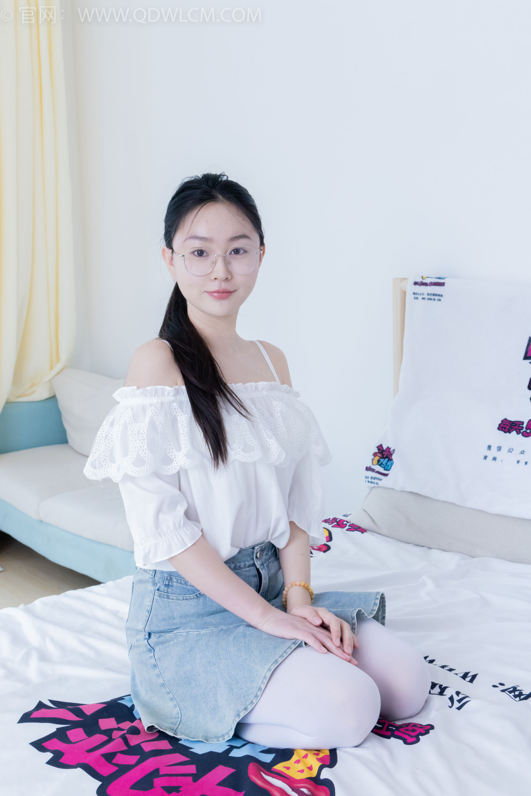 物恋传媒 No.2246 美兔 -皮鞋、厚白丝、皮筋绑脚老头乐挠脚剧情/(150P)