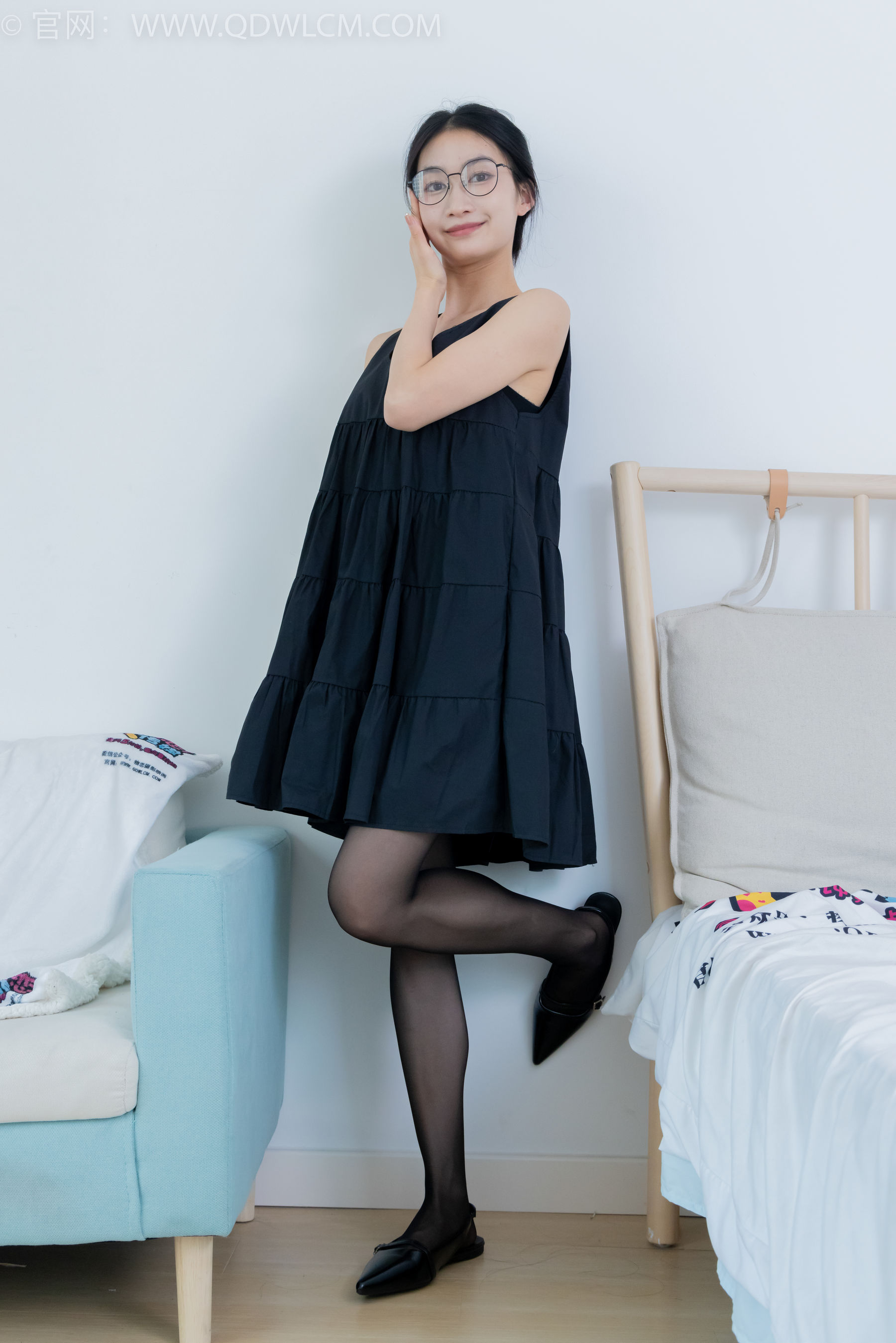 物恋传媒 No.2257 小影 -平底鞋、薄黑丝脚尖加固款/(150P)