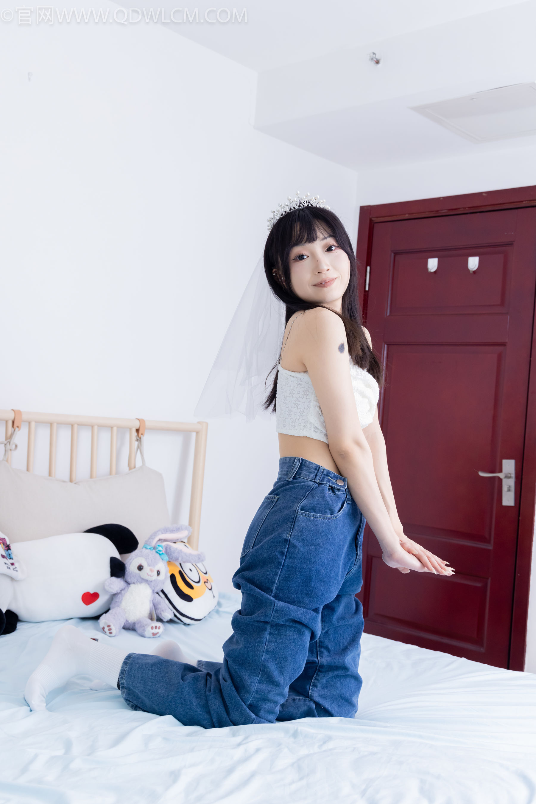 物恋传媒 No.2258 嘟嘟 -板鞋、白棉袜、裸足/(161P)