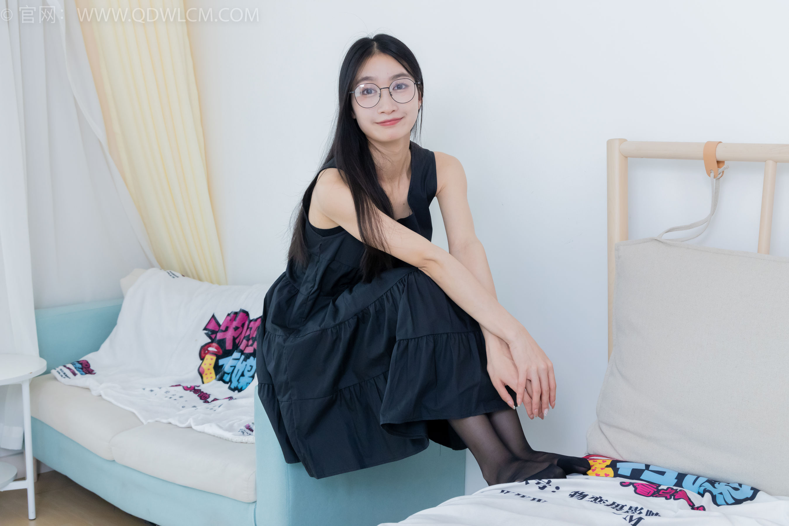 物恋传媒 No.2257 小影 -平底鞋、薄黑丝脚尖加固款/(150P)