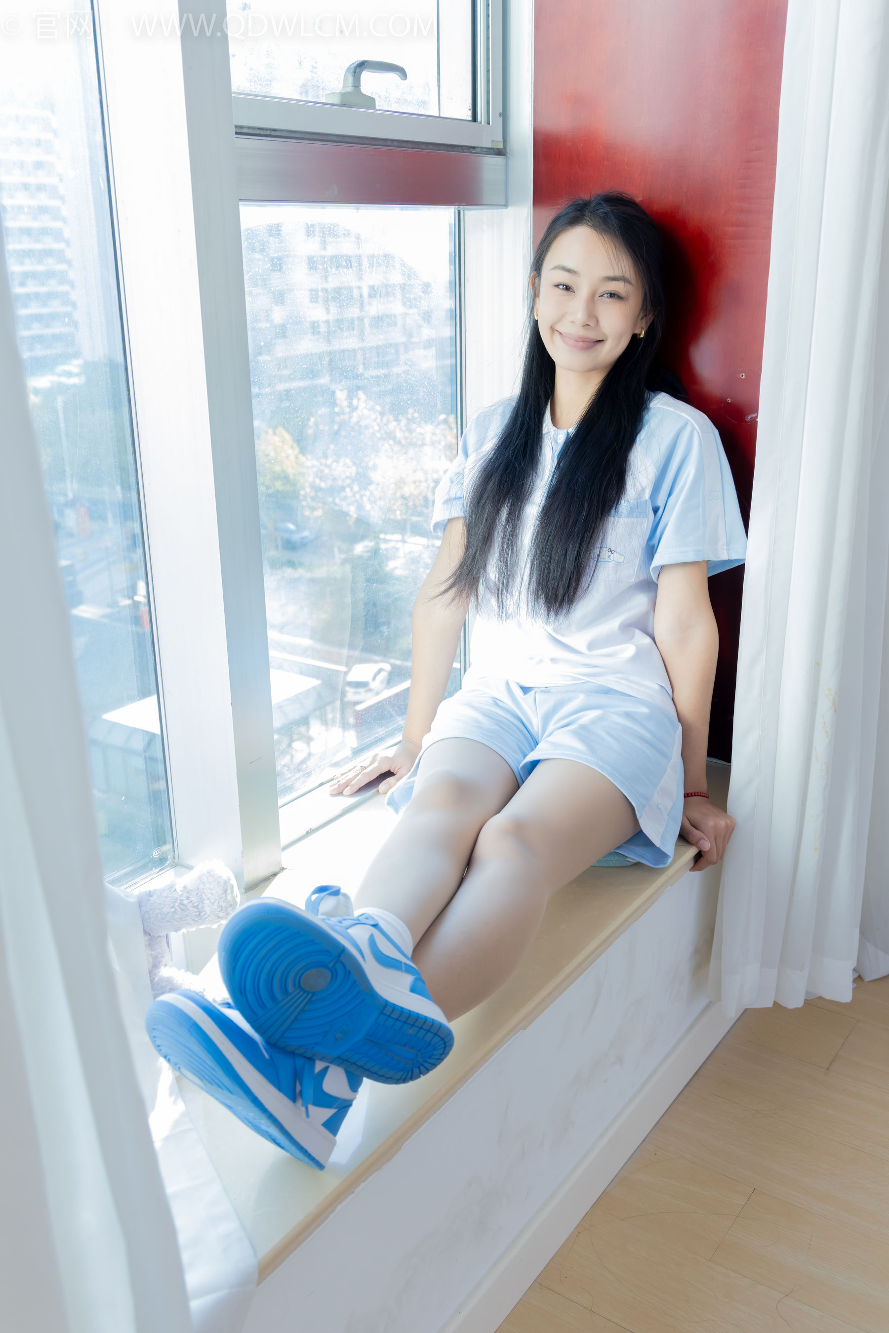 物恋传媒 No.2250 岚岚 -板鞋、白棉袜、薄肉丝、老头乐挠脚剧情/(150P)