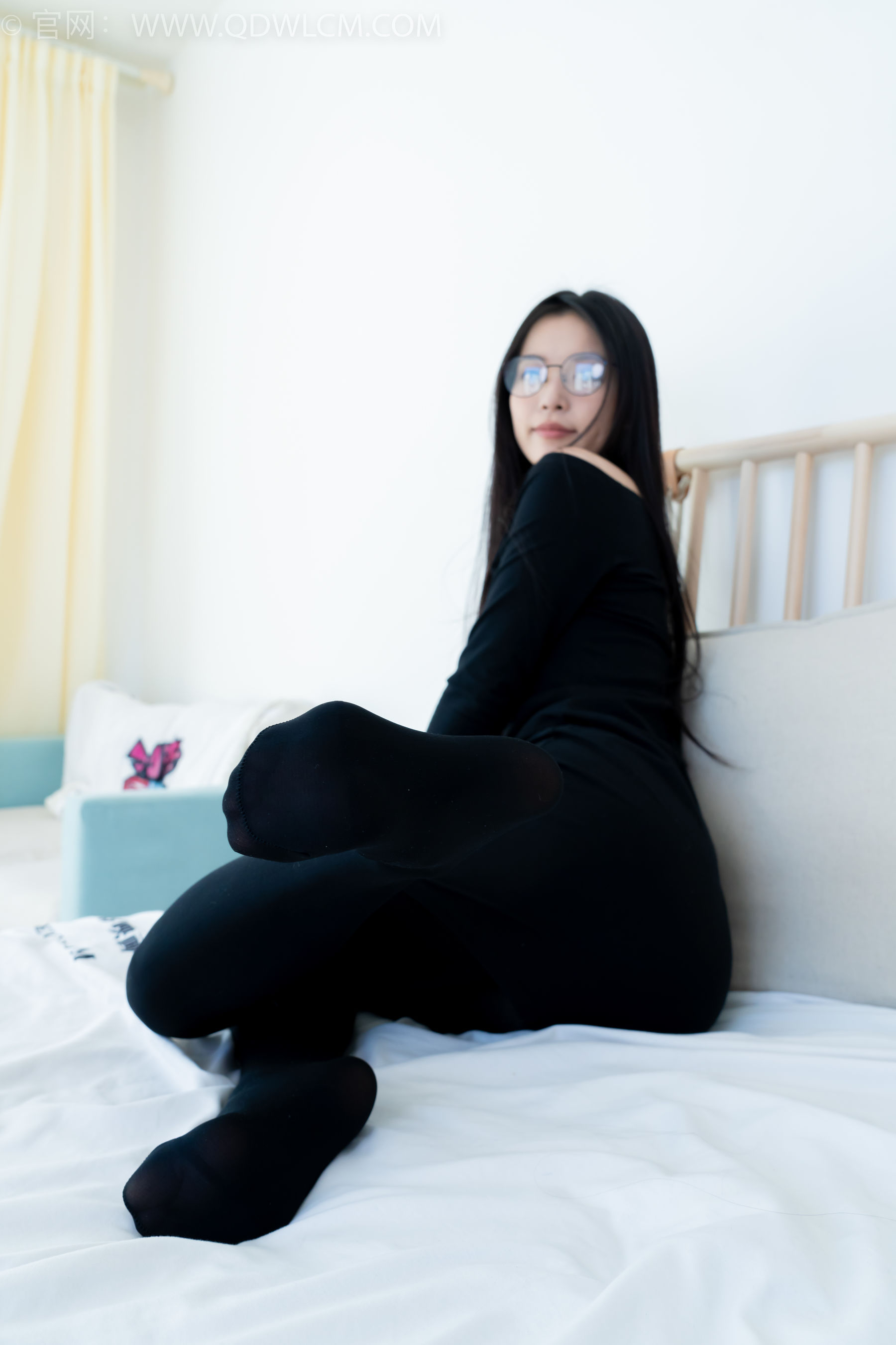 物恋传媒 No.2256 茯苓 -平底鞋、厚肉丝、厚黑丝、皮筋绑脚和挠脚心剧情/(220P)