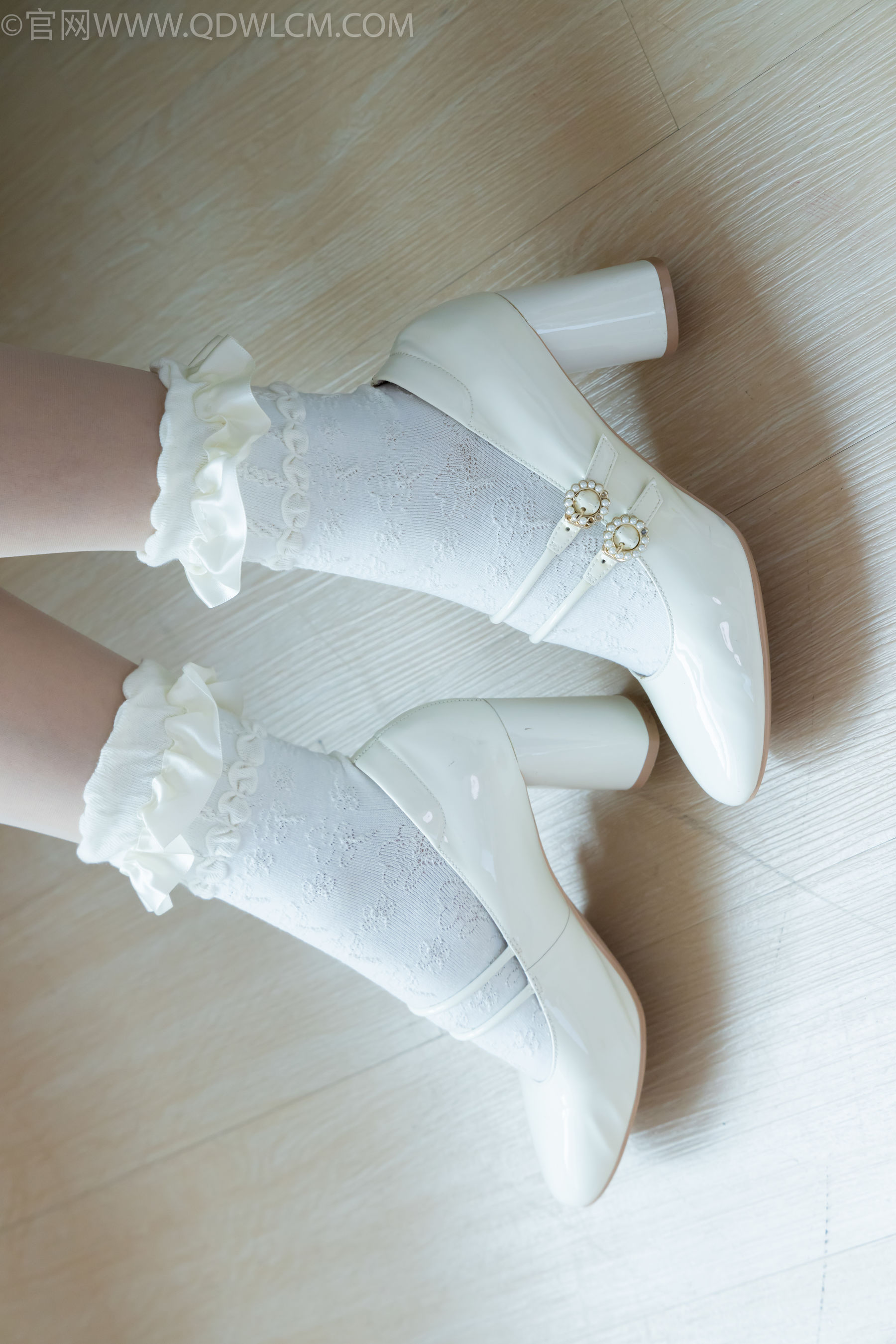 物恋传媒 No.2261 小影 -高跟鞋、白棉袜、薄肉丝/(167P)