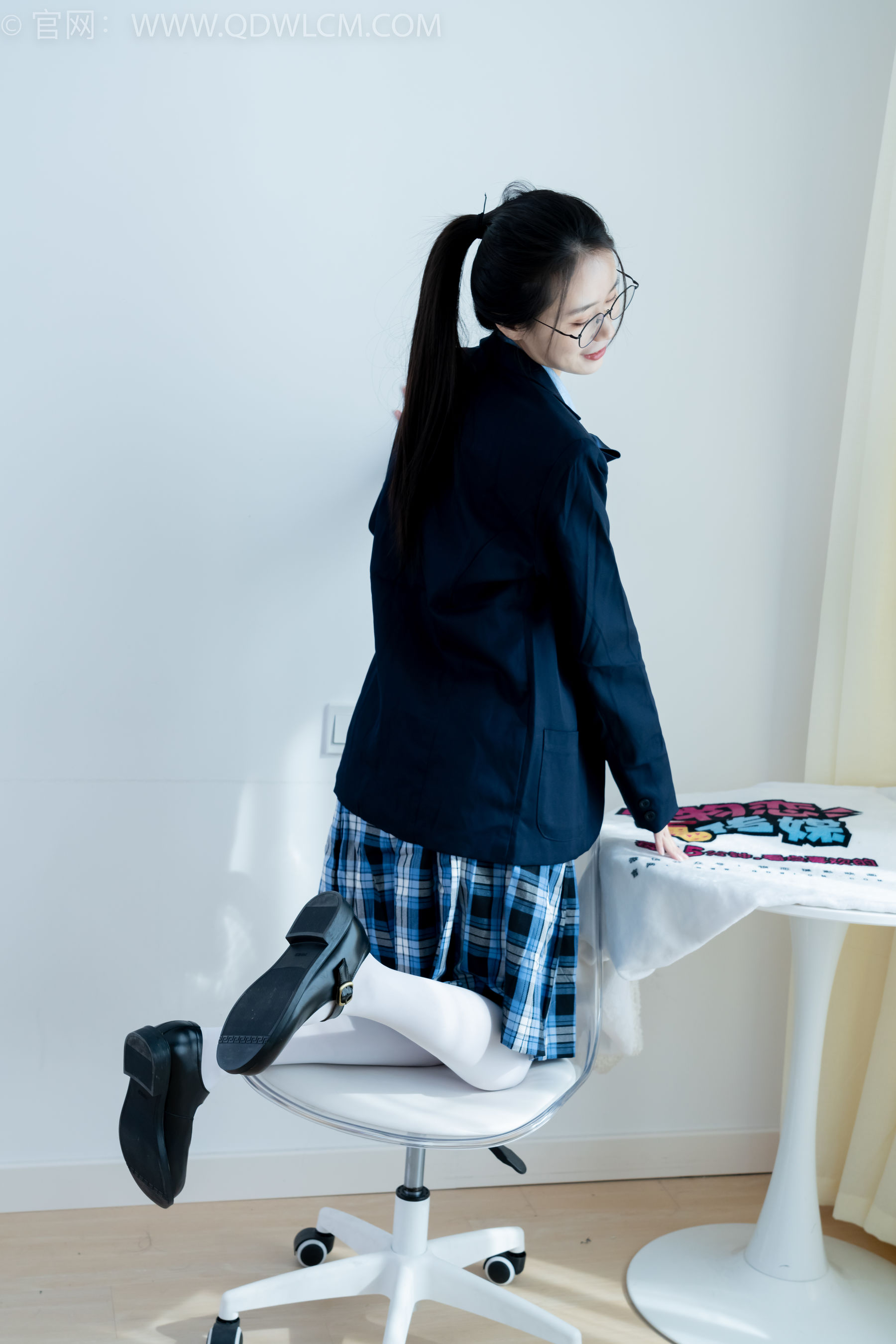 物恋传媒 No.2244 菜菜 -皮鞋、厚白丝、jk制服、皮筋绑脚老头乐挠脚剧情/(160P)