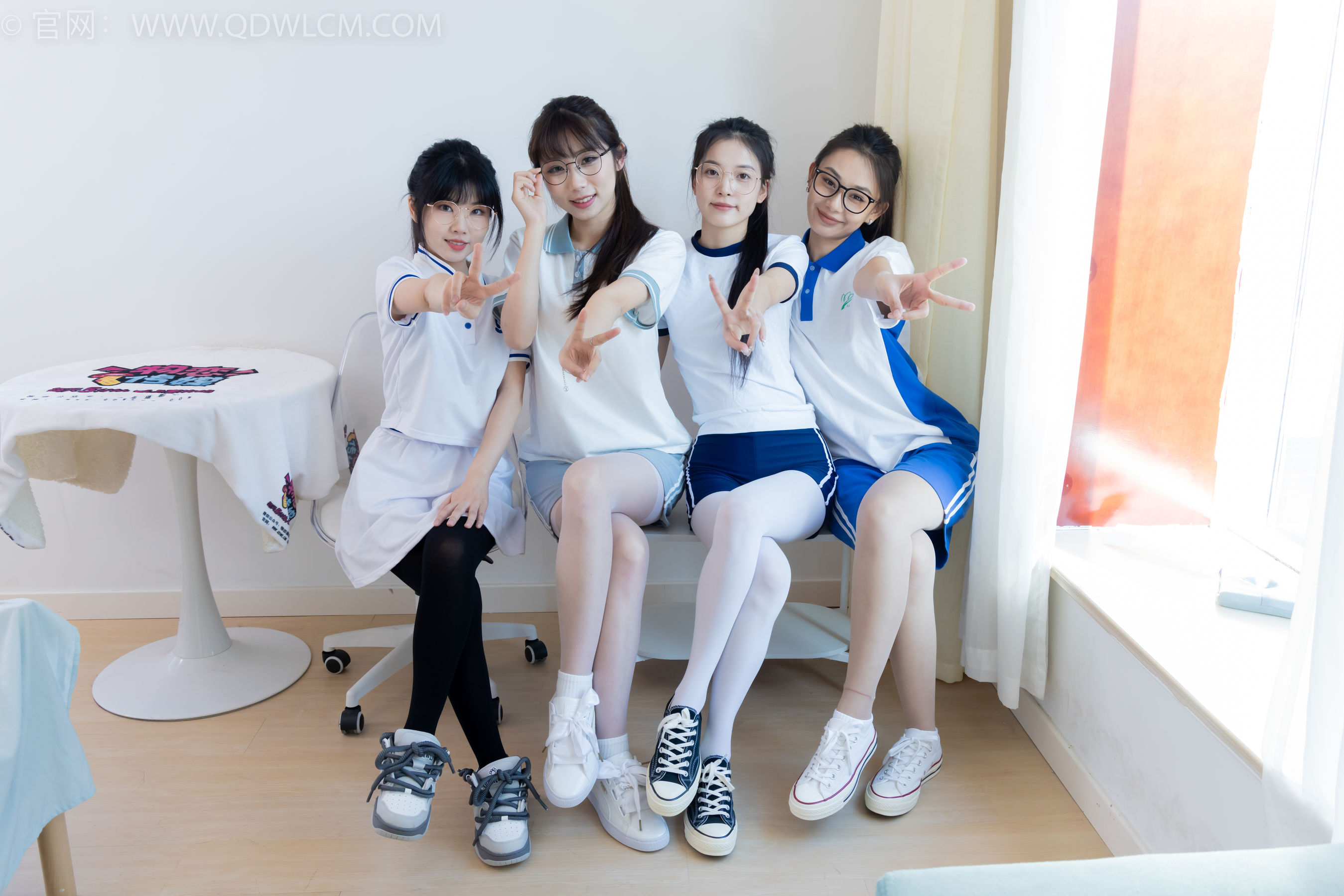 物恋传媒 No.2243 茯苓&岚岚&泡泡&米米 -新春快乐/(190P)