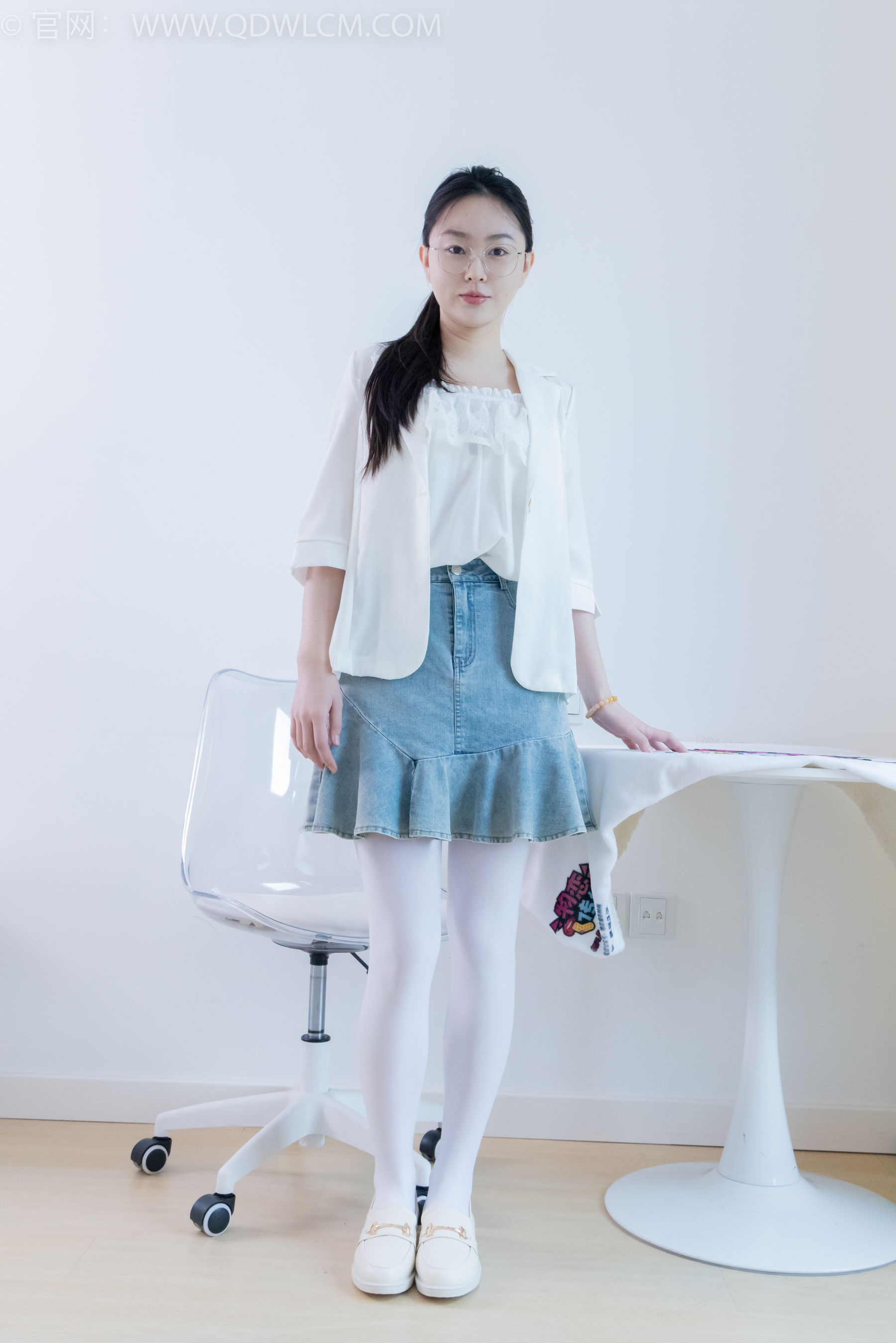 物恋传媒 No.2246 美兔 -皮鞋、厚白丝、皮筋绑脚老头乐挠脚剧情/(150P)
