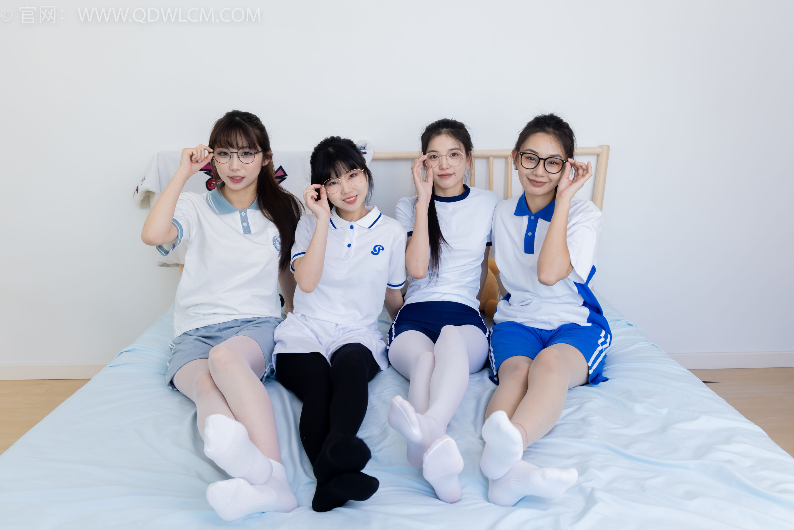 物恋传媒 No.2243 茯苓&岚岚&泡泡&米米 -新春快乐/(190P)