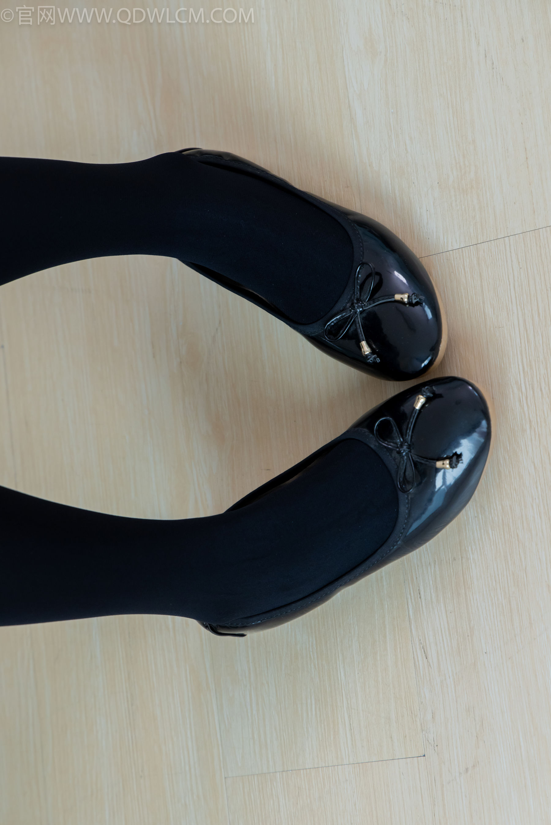 物恋传媒 No.2265 恬恬 -平底鞋、厚黑丝、厚黑丝踩奶油蛋糕剧情/(157P)