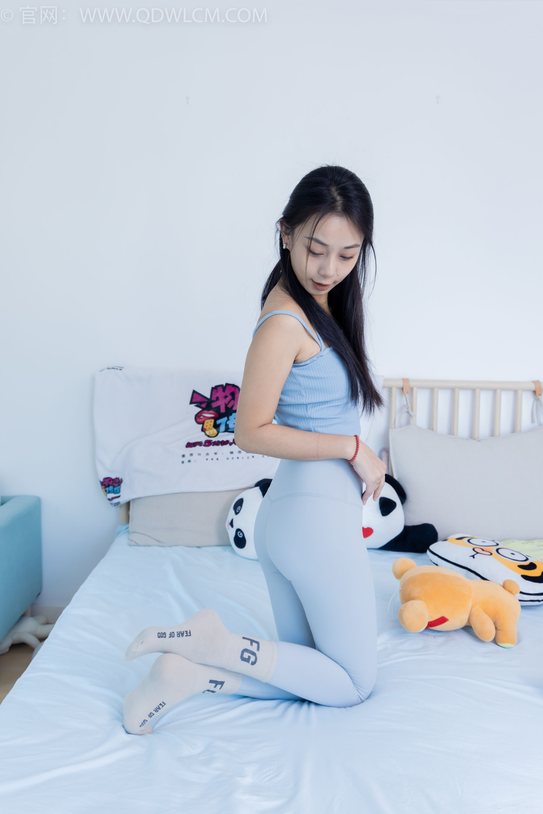 物恋传媒 No.2254 岚岚 -瑜伽裤、板鞋、两双棉袜/(160P)