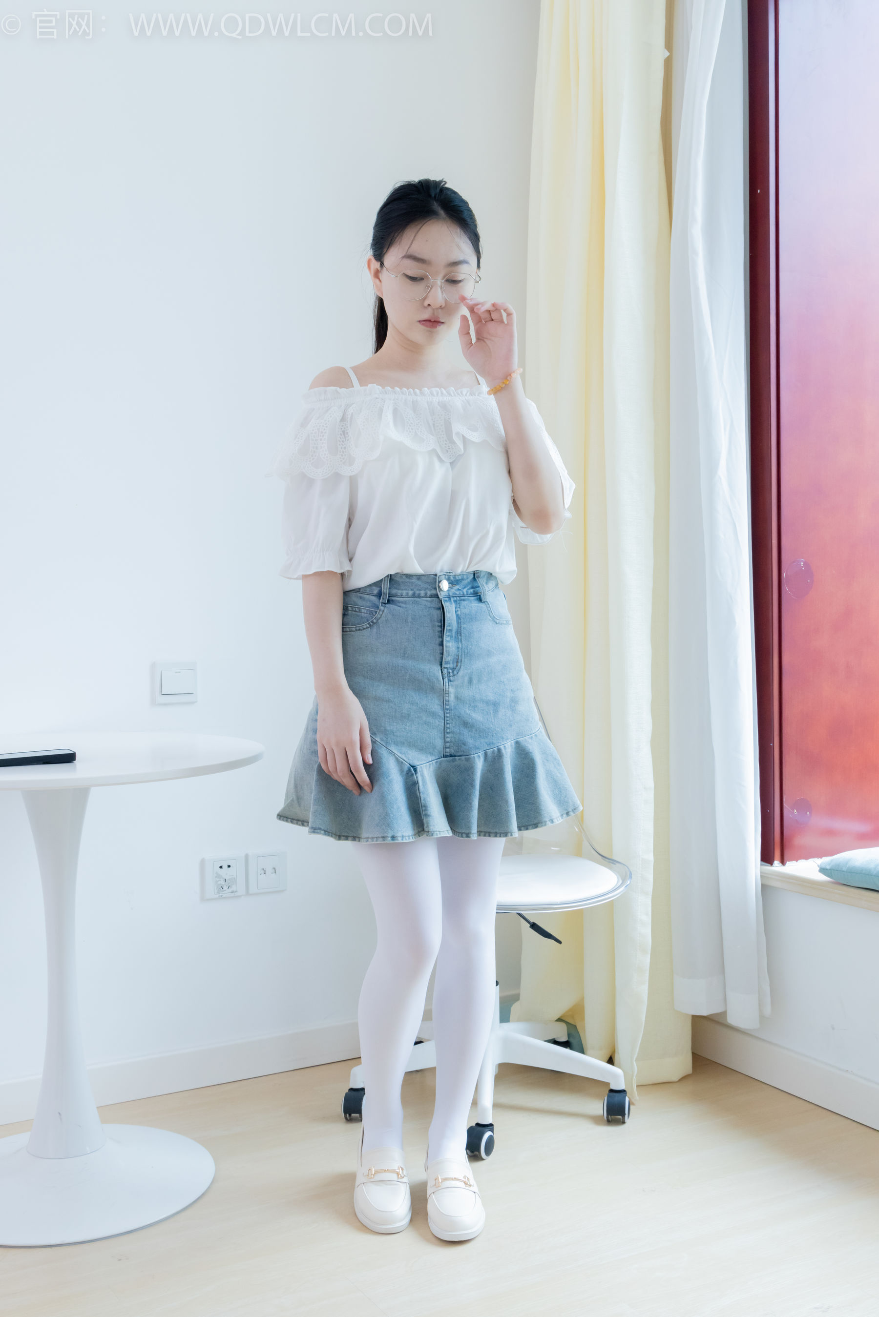 物恋传媒 No.2246 美兔 -皮鞋、厚白丝、皮筋绑脚老头乐挠脚剧情/(150P)