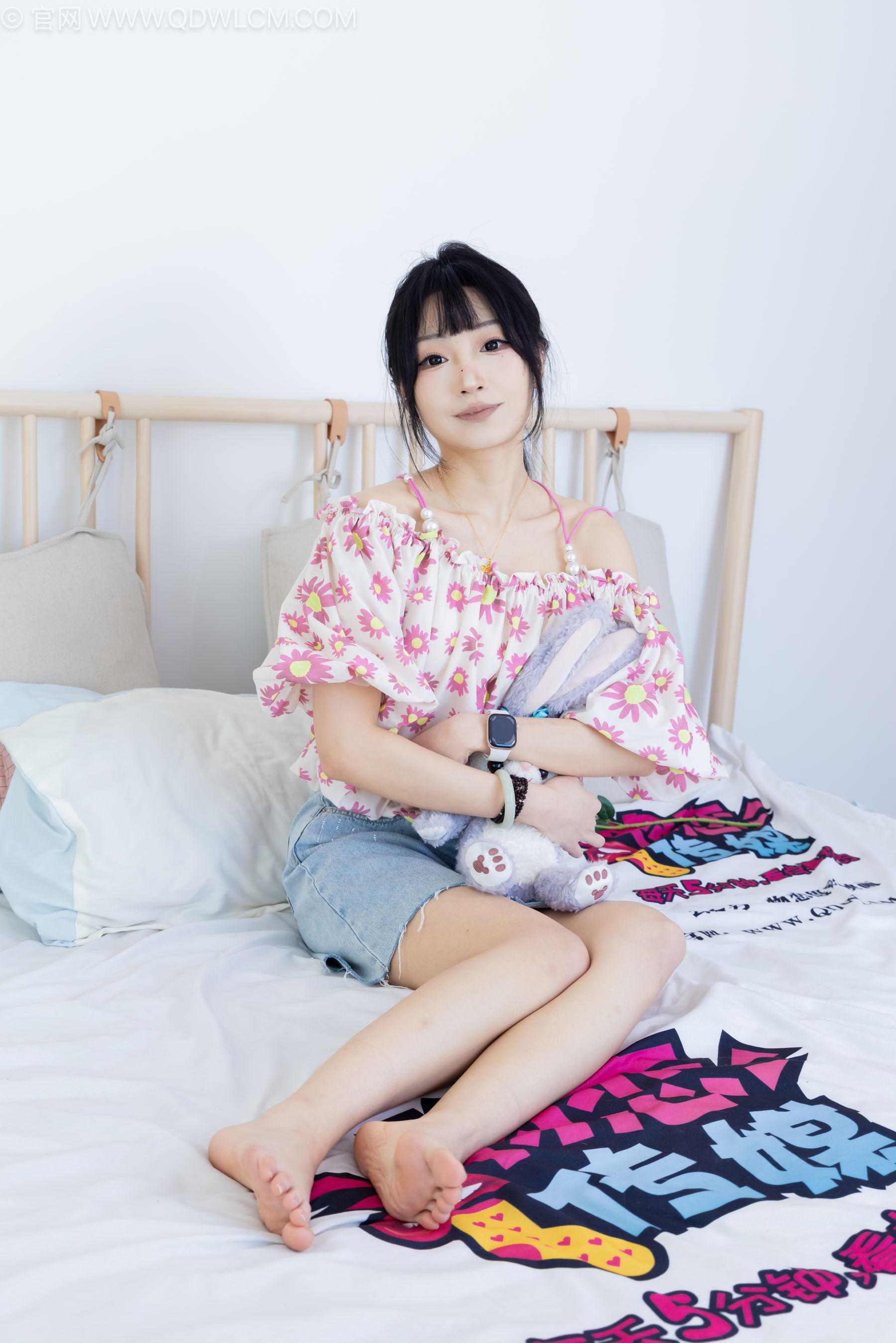 物恋传媒 No.2240 嘟嘟 -三双高跟鞋、薄肉丝、裸足、视频以超近景特写为主/(155P)