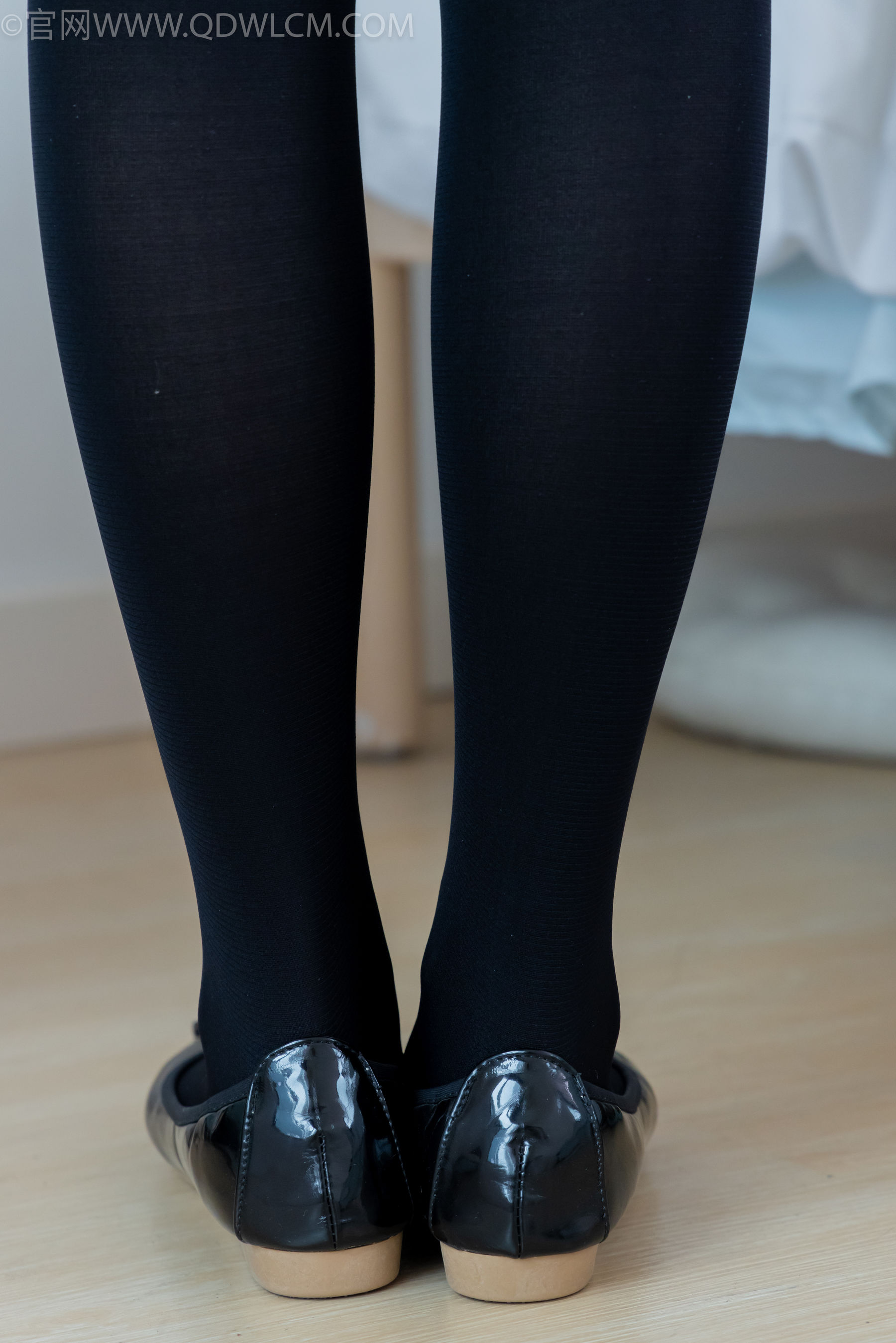 物恋传媒 No.2265 恬恬 -平底鞋、厚黑丝、厚黑丝踩奶油蛋糕剧情/(157P)