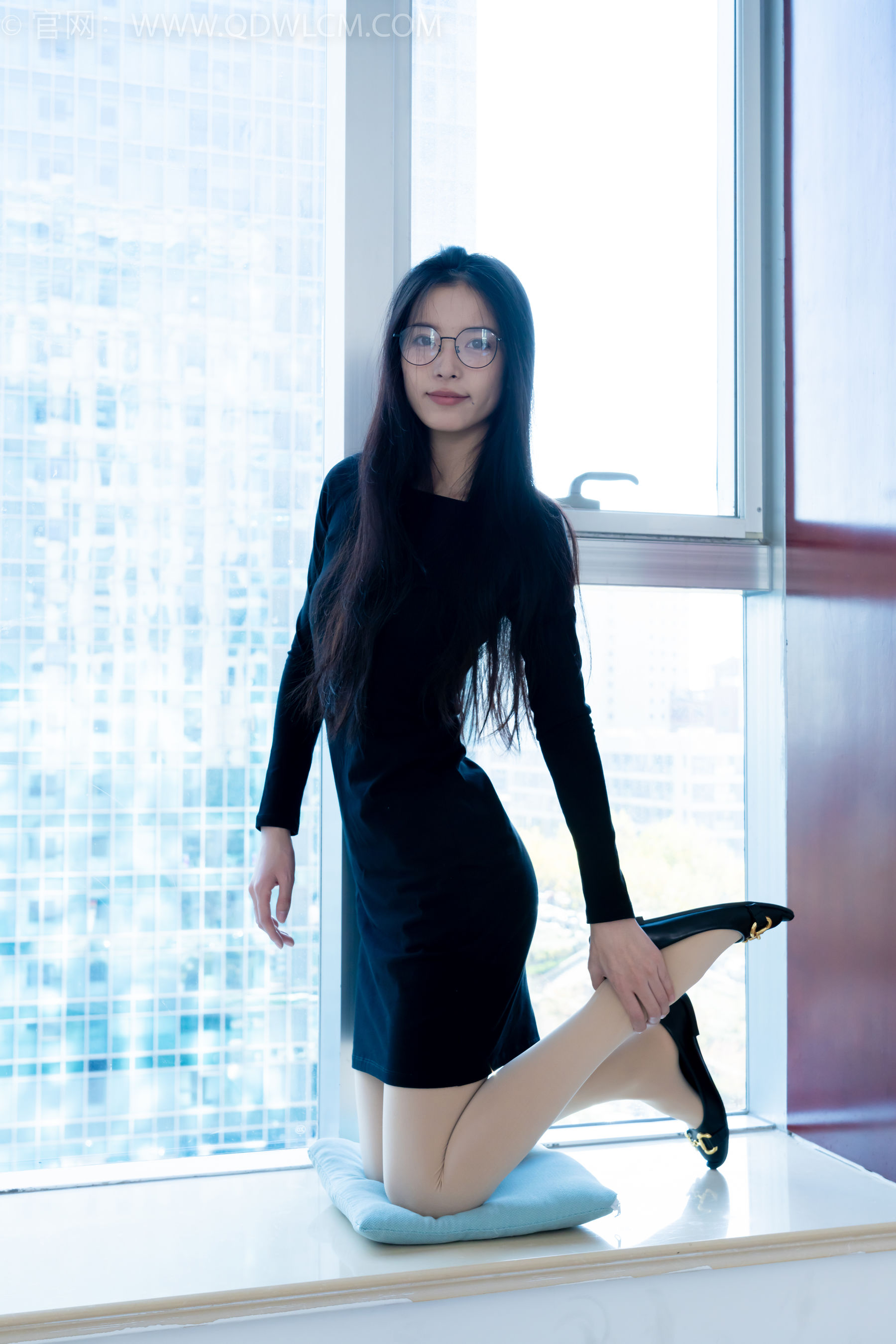 物恋传媒 No.2256 茯苓 -平底鞋、厚肉丝、厚黑丝、皮筋绑脚和挠脚心剧情/(220P)