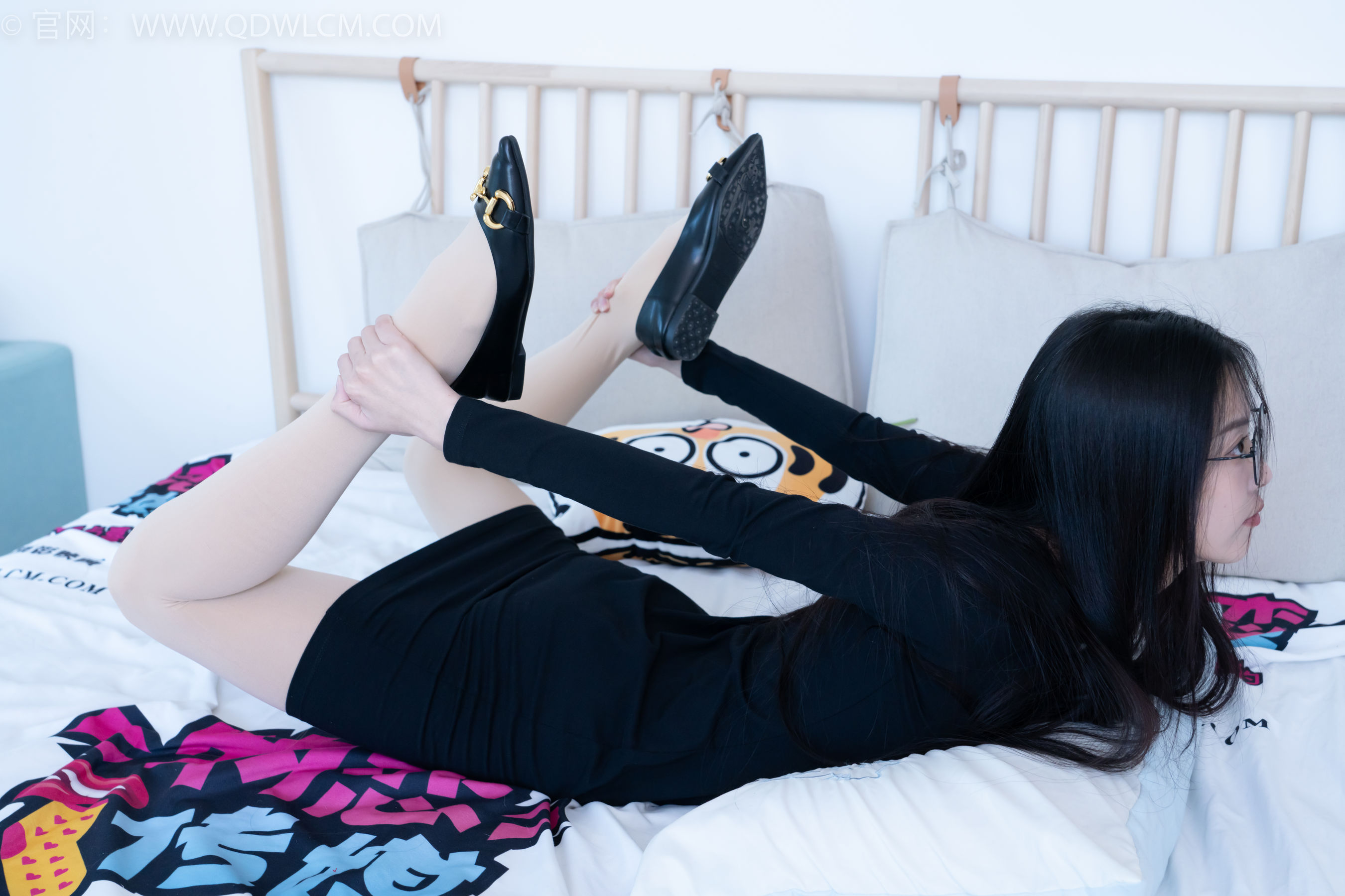 物恋传媒 No.2256 茯苓 -平底鞋、厚肉丝、厚黑丝、皮筋绑脚和挠脚心剧情/(220P)